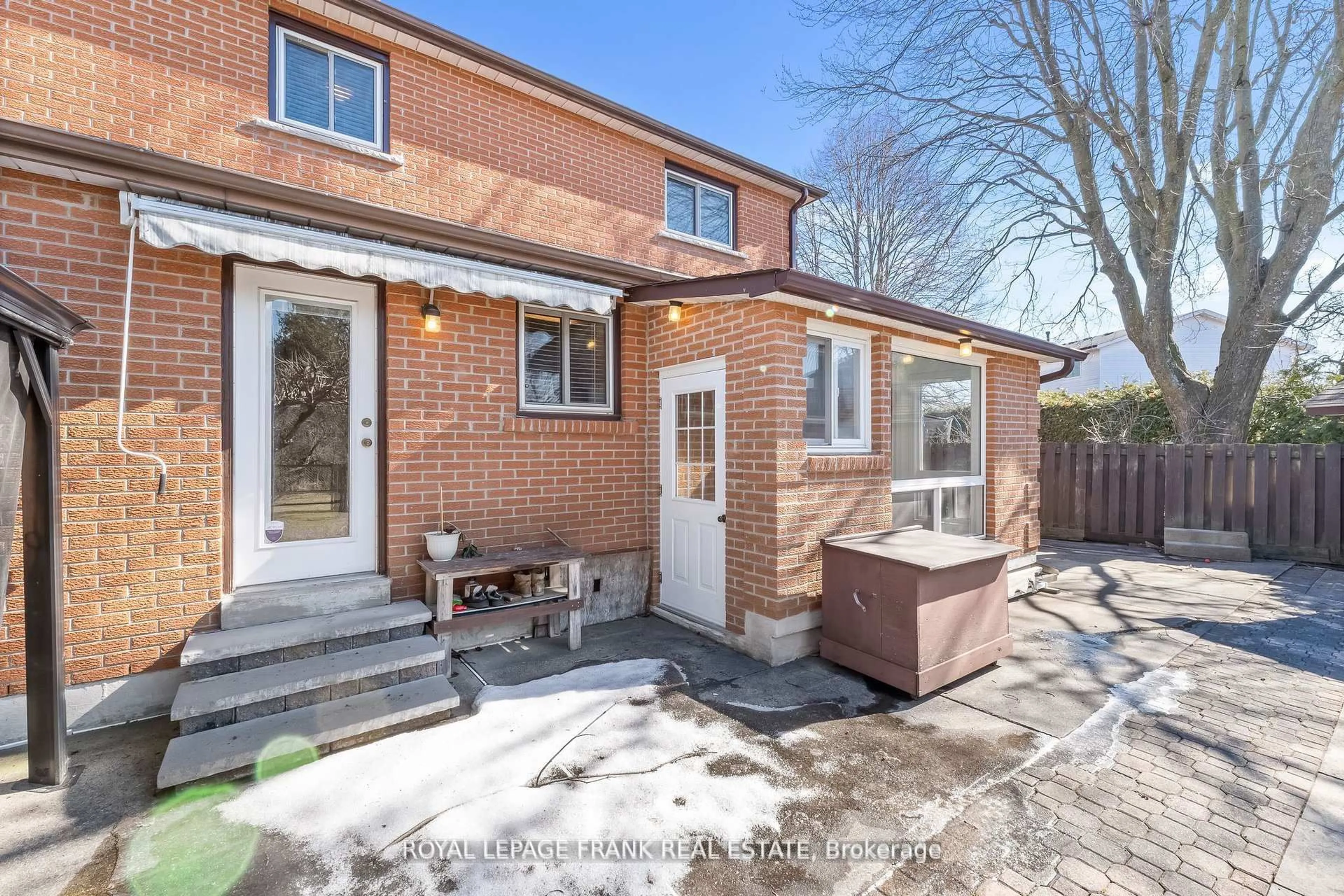Unknown for 1402 Manitou Dr, Oshawa Ontario L1G 7P7