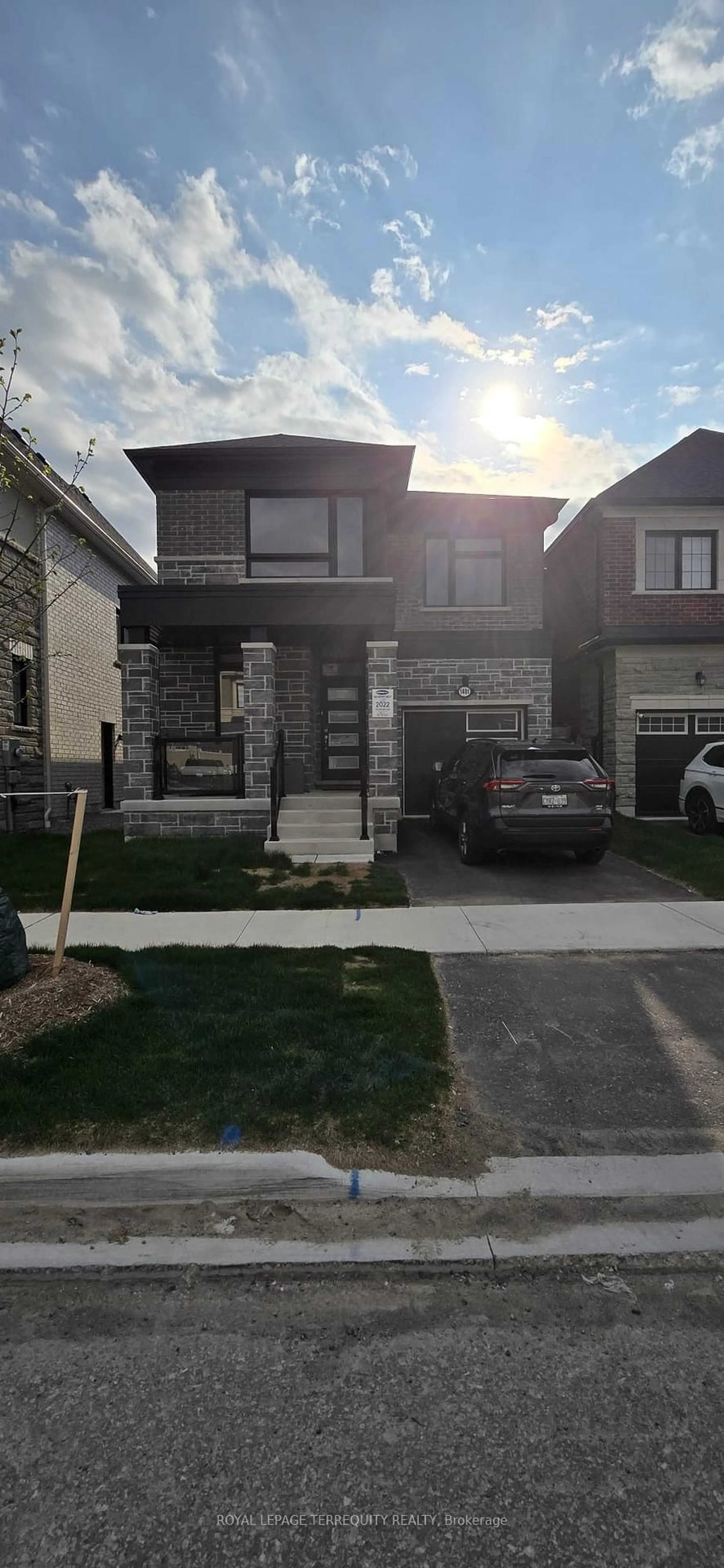 Home with brick exterior material, street for 1481 Mockingbird Sq, Pickering Ontario L1X 0N8