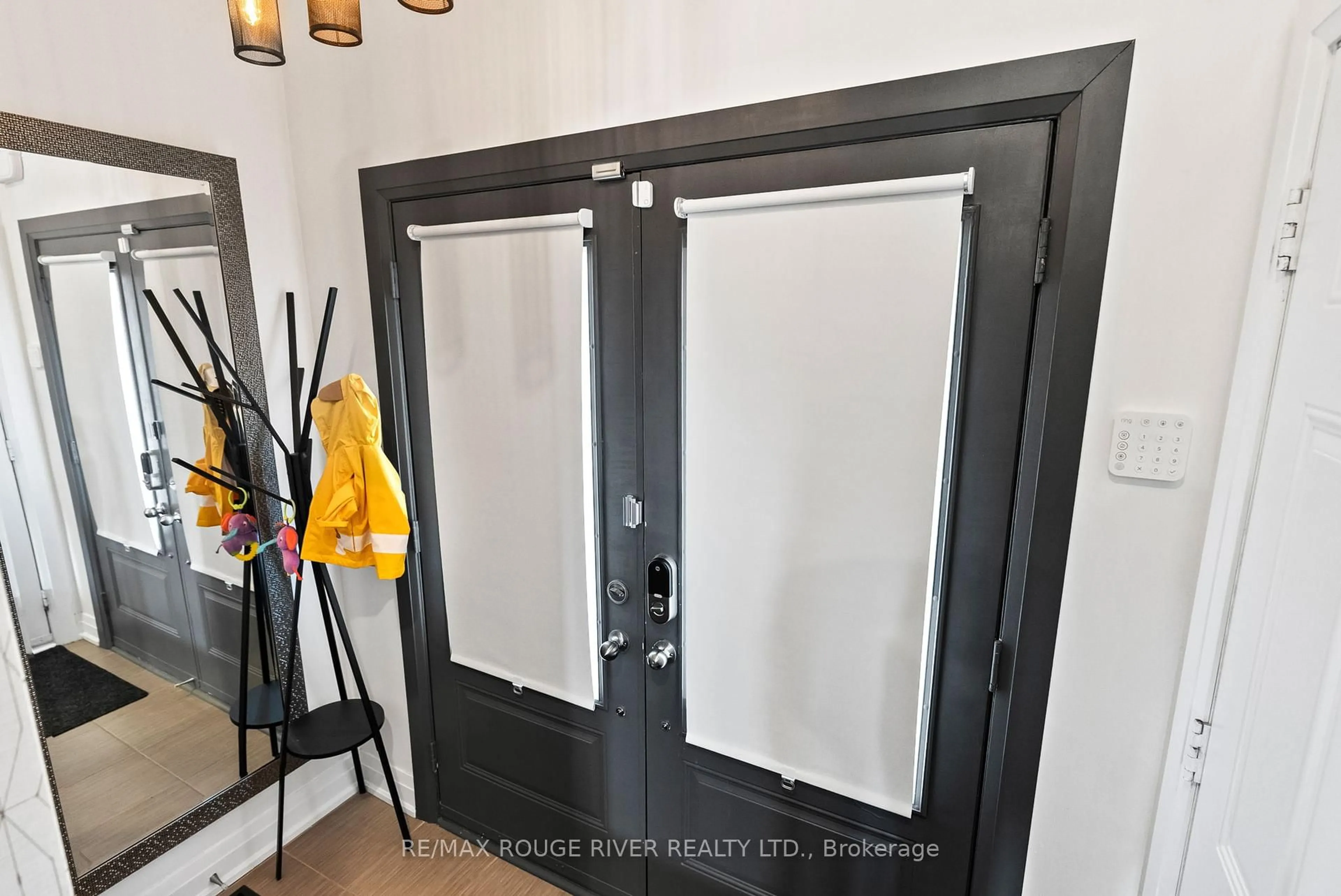 Indoor entryway for 44 Jerseyville Way, Whitby Ontario L1N 0L7