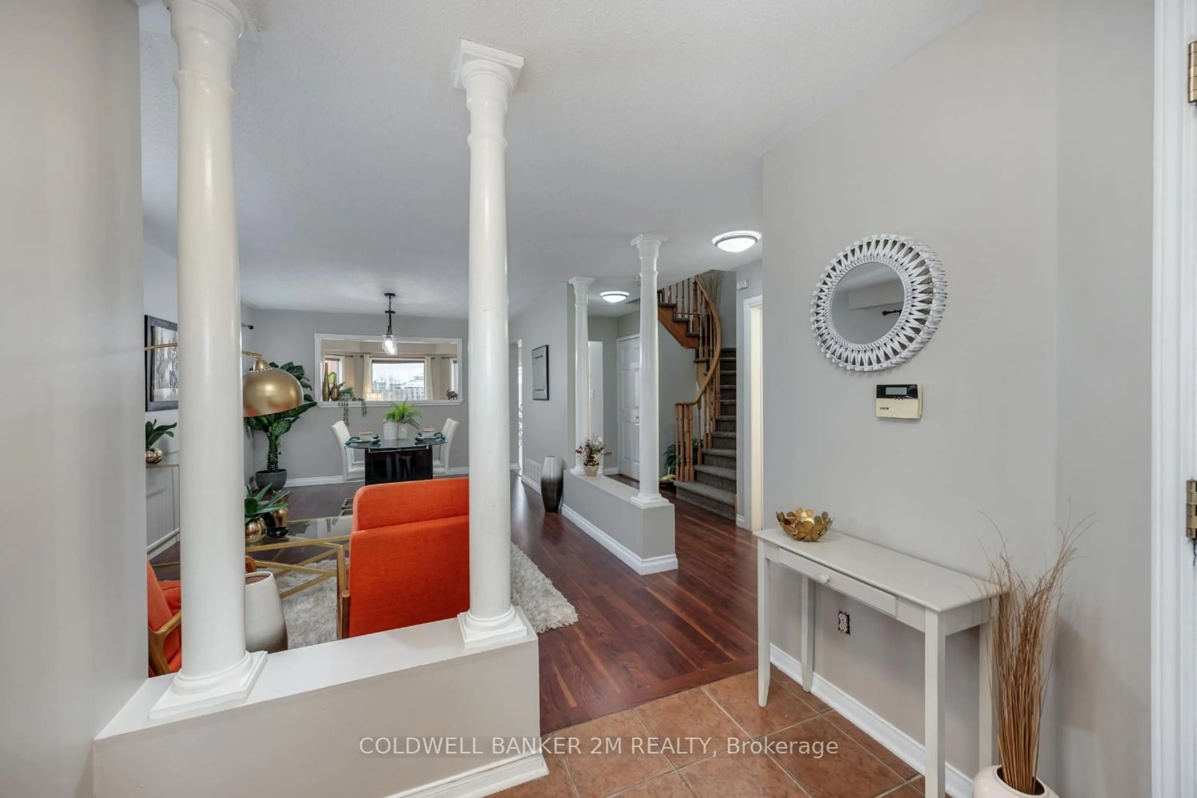 Indoor entryway for 1220 Margate Dr, Oshawa Ontario L1K 2V5