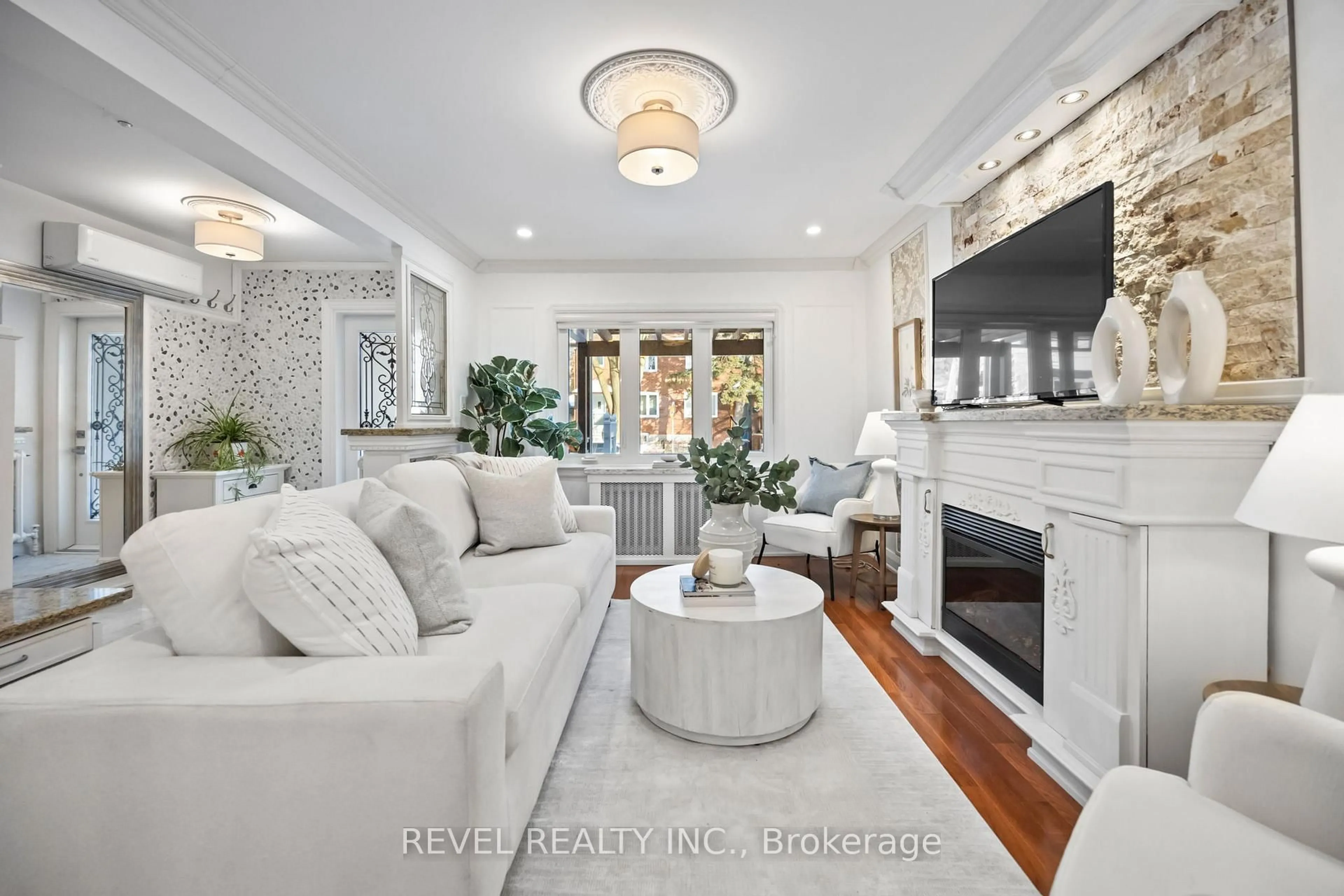 Living room with furniture, unknown for 96 Highfield Rd, Toronto Ontario M4L 2V1