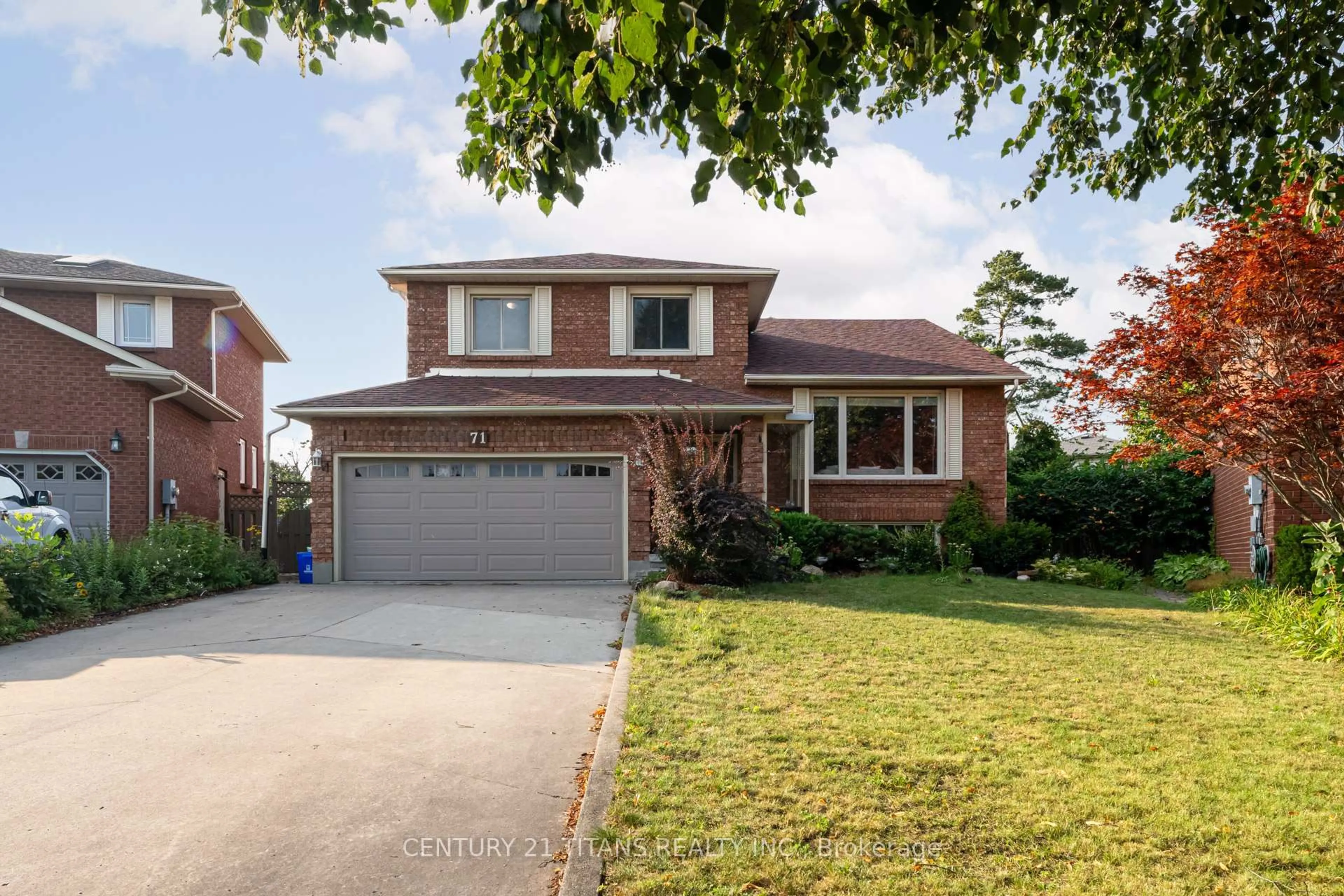 Home with brick exterior material, street for 71 Kingswood Dr, Clarington Ontario L1E 1Z3