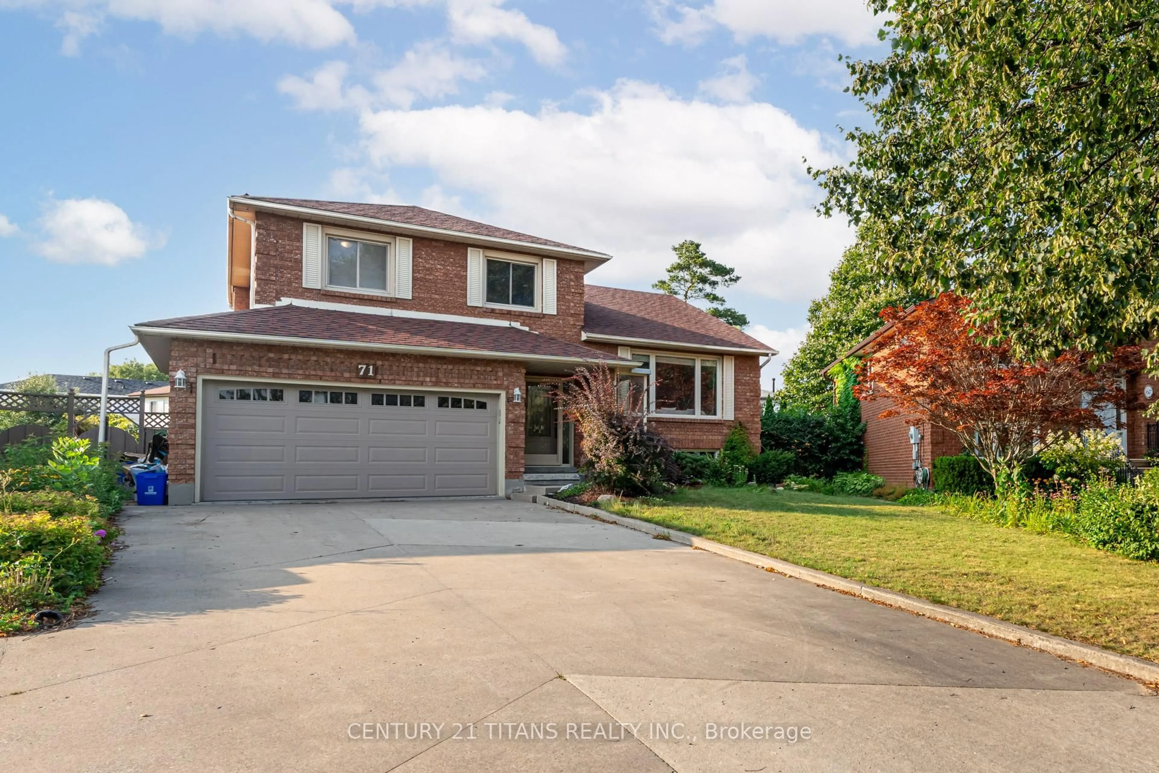 Home with brick exterior material, street for 71 Kingswood Dr, Clarington Ontario L1E 1Z3