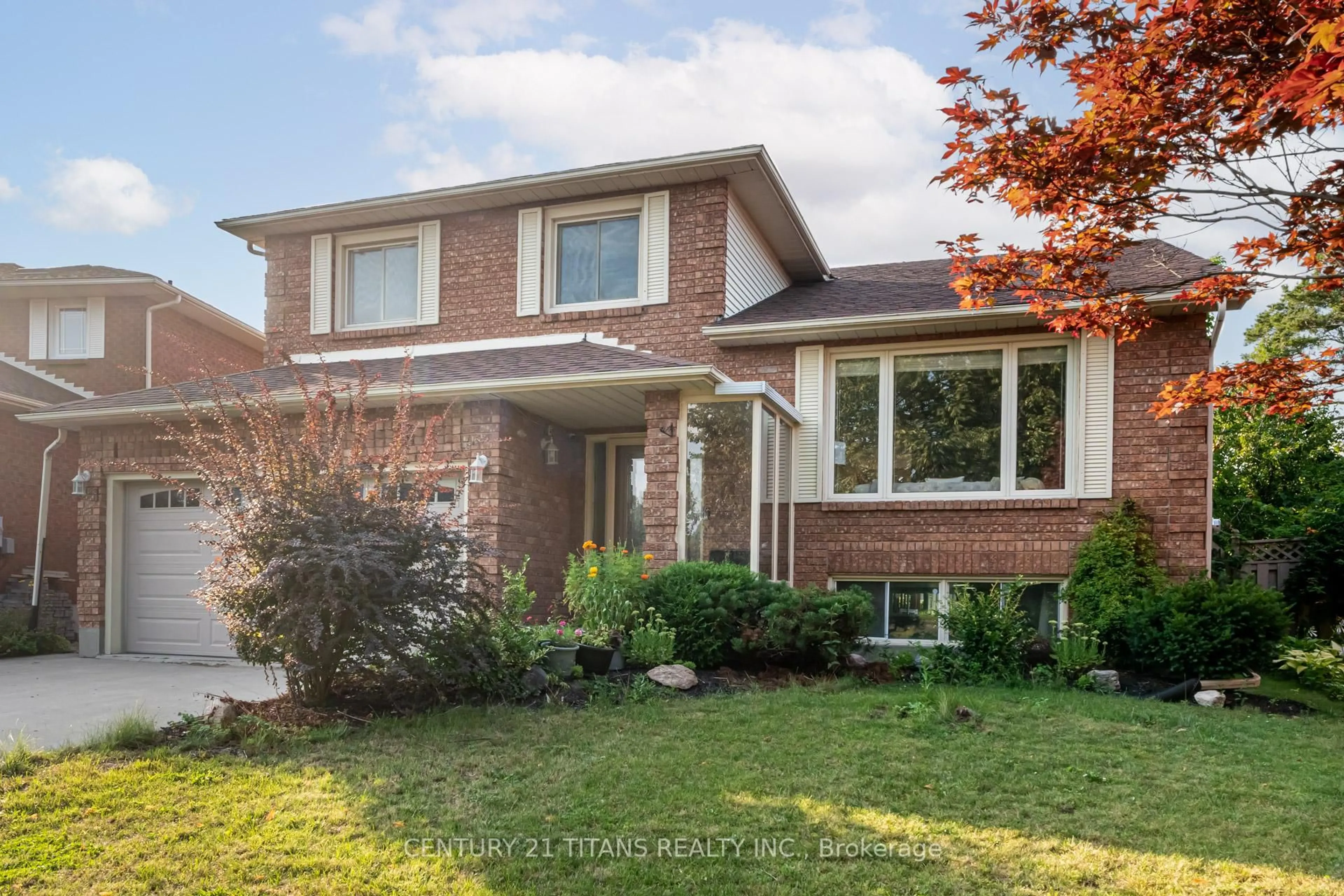 Home with brick exterior material, street for 71 Kingswood Dr, Clarington Ontario L1E 1Z3