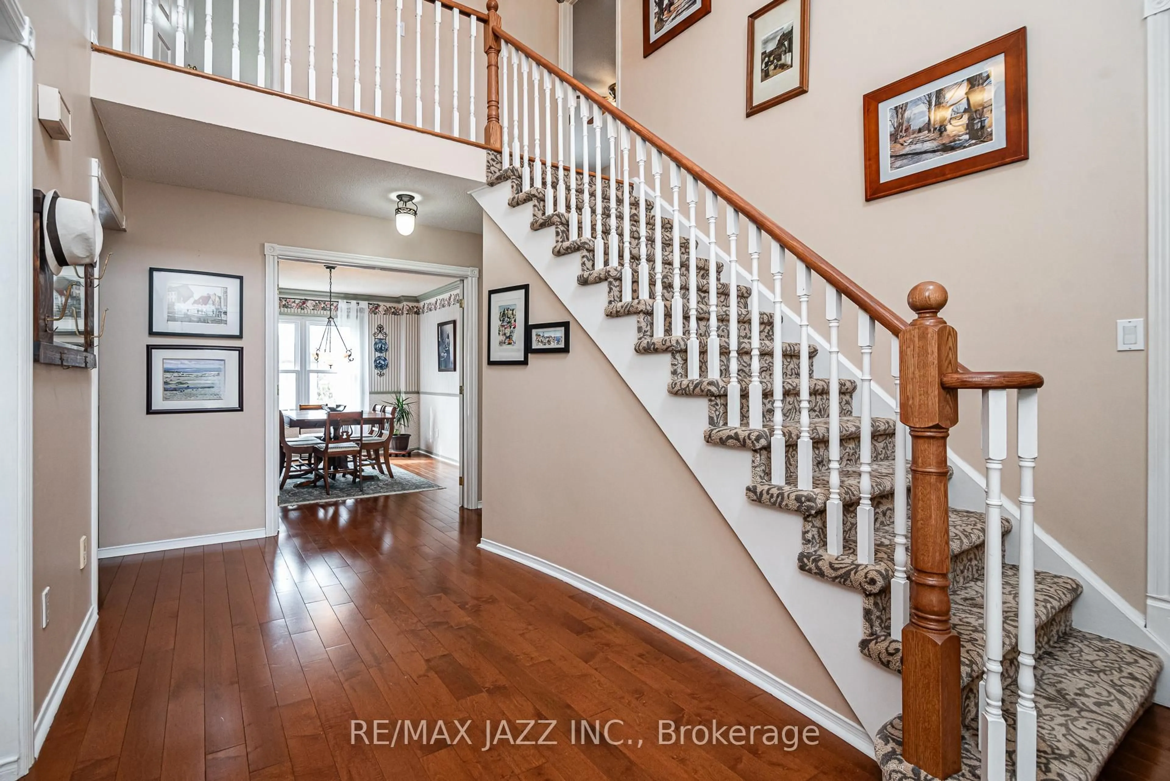 Indoor entryway for 1030 Ripley Cres, Oshawa Ontario L1K 2E6
