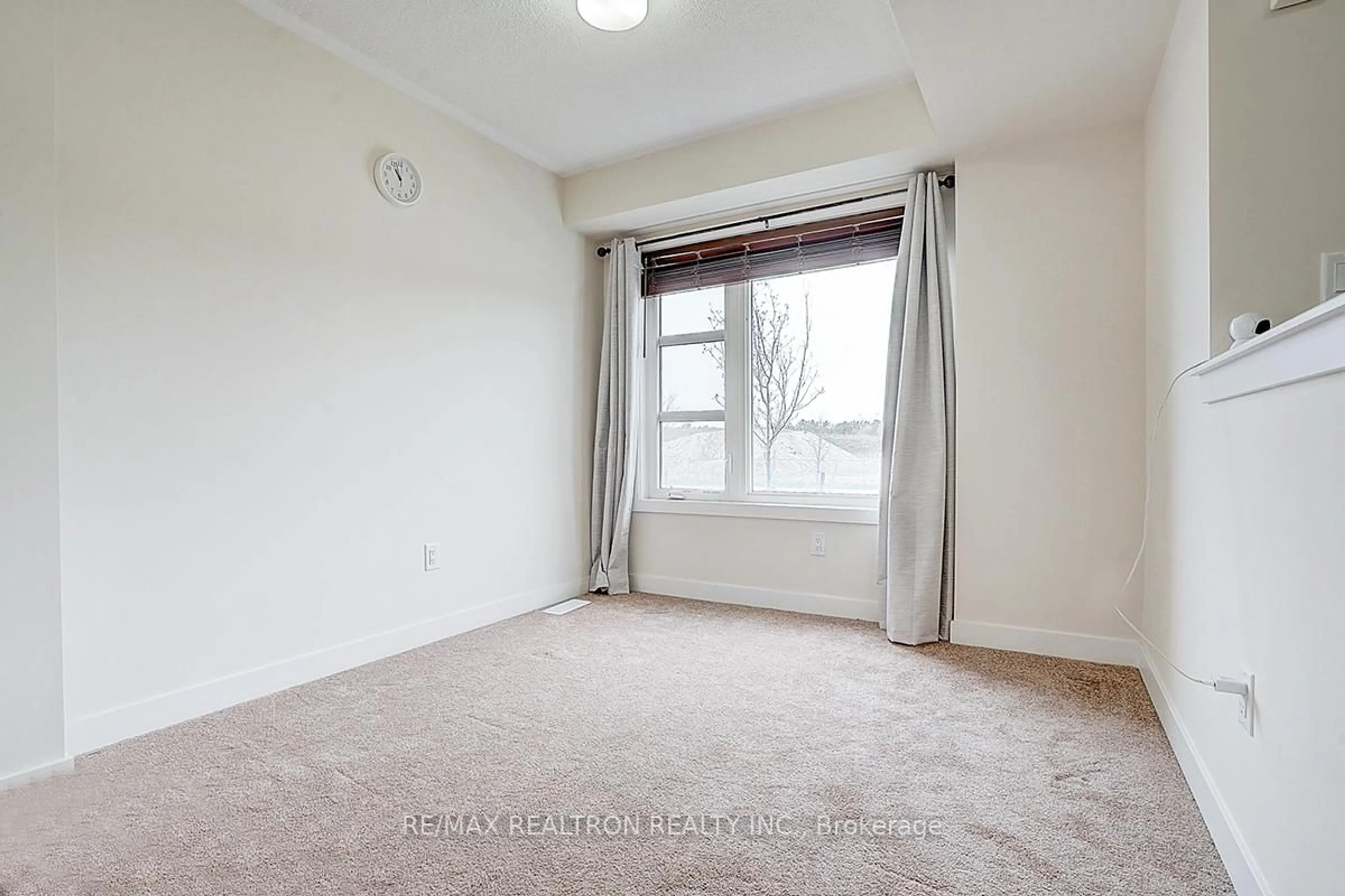 A pic of a room for 2656 Castlegate Crossing N/A, Pickering Ontario L1X 0H8
