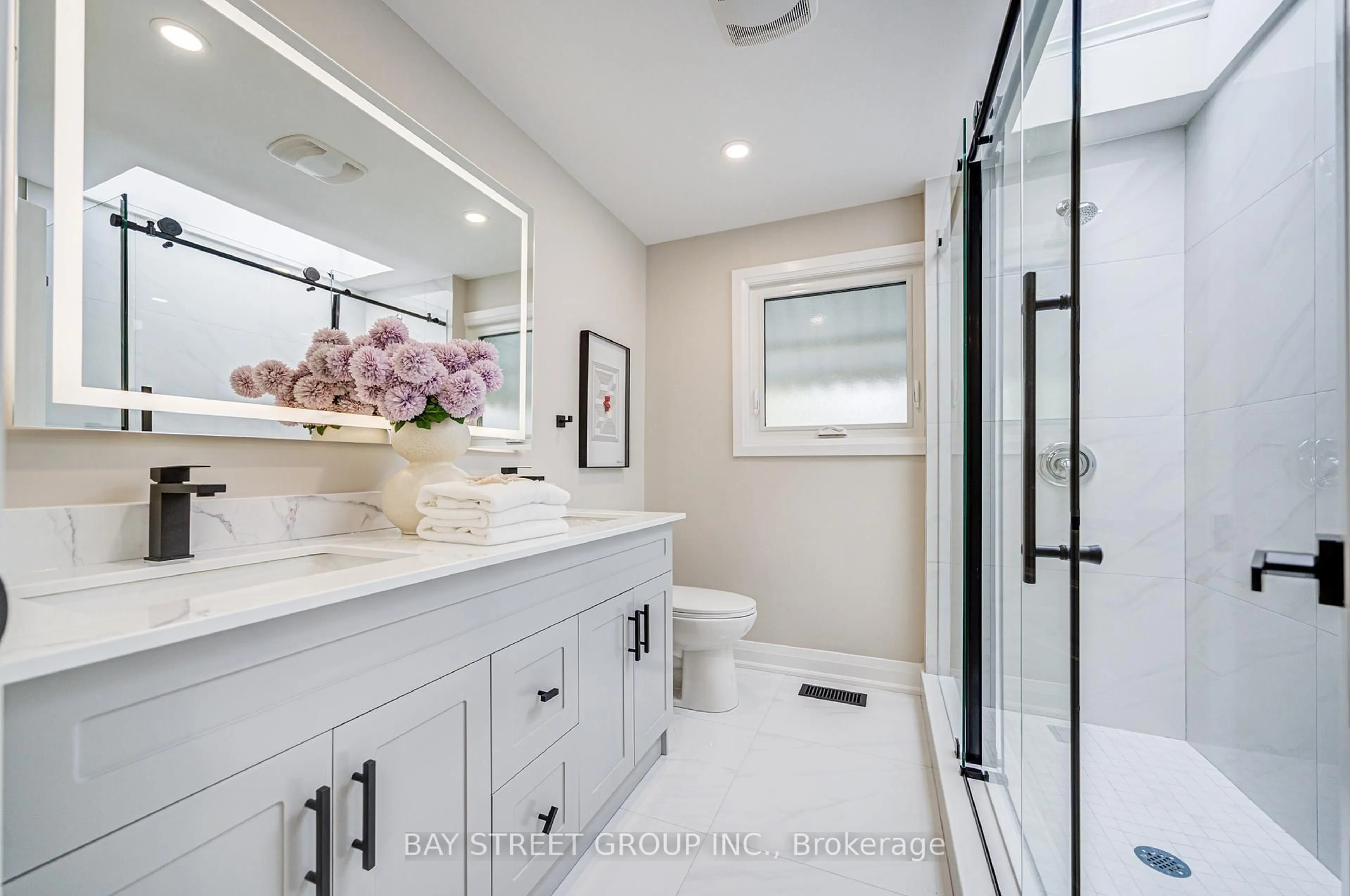 Contemporary bathroom, ceramic/tile floor for 75 Tidefall Dr, Toronto Ontario M1W 1J1