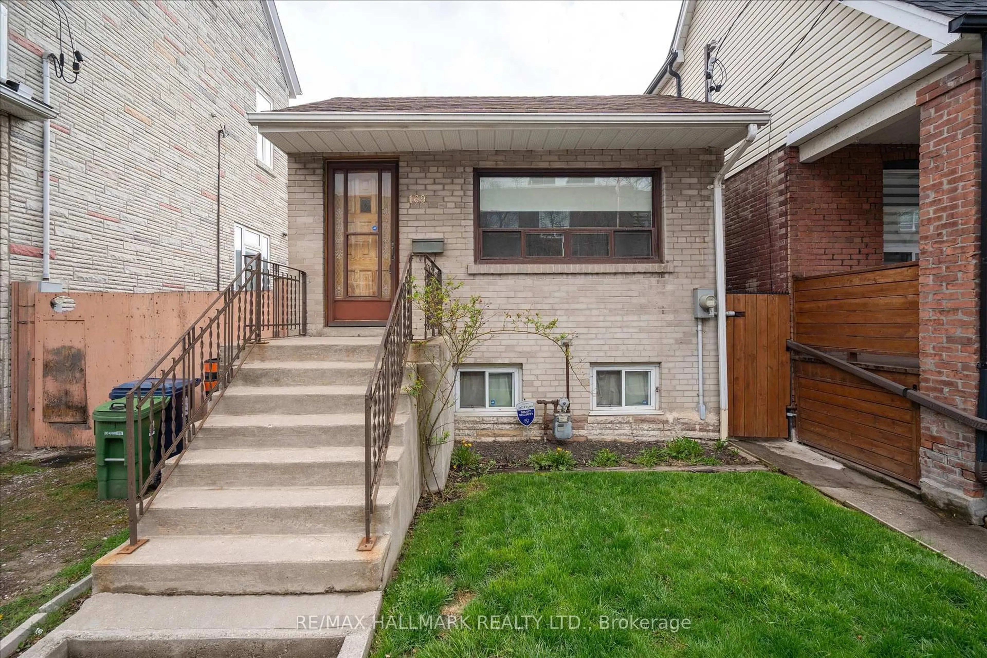 Home with brick exterior material, street for 169 Carlaw Ave, Toronto Ontario M4M 2R8