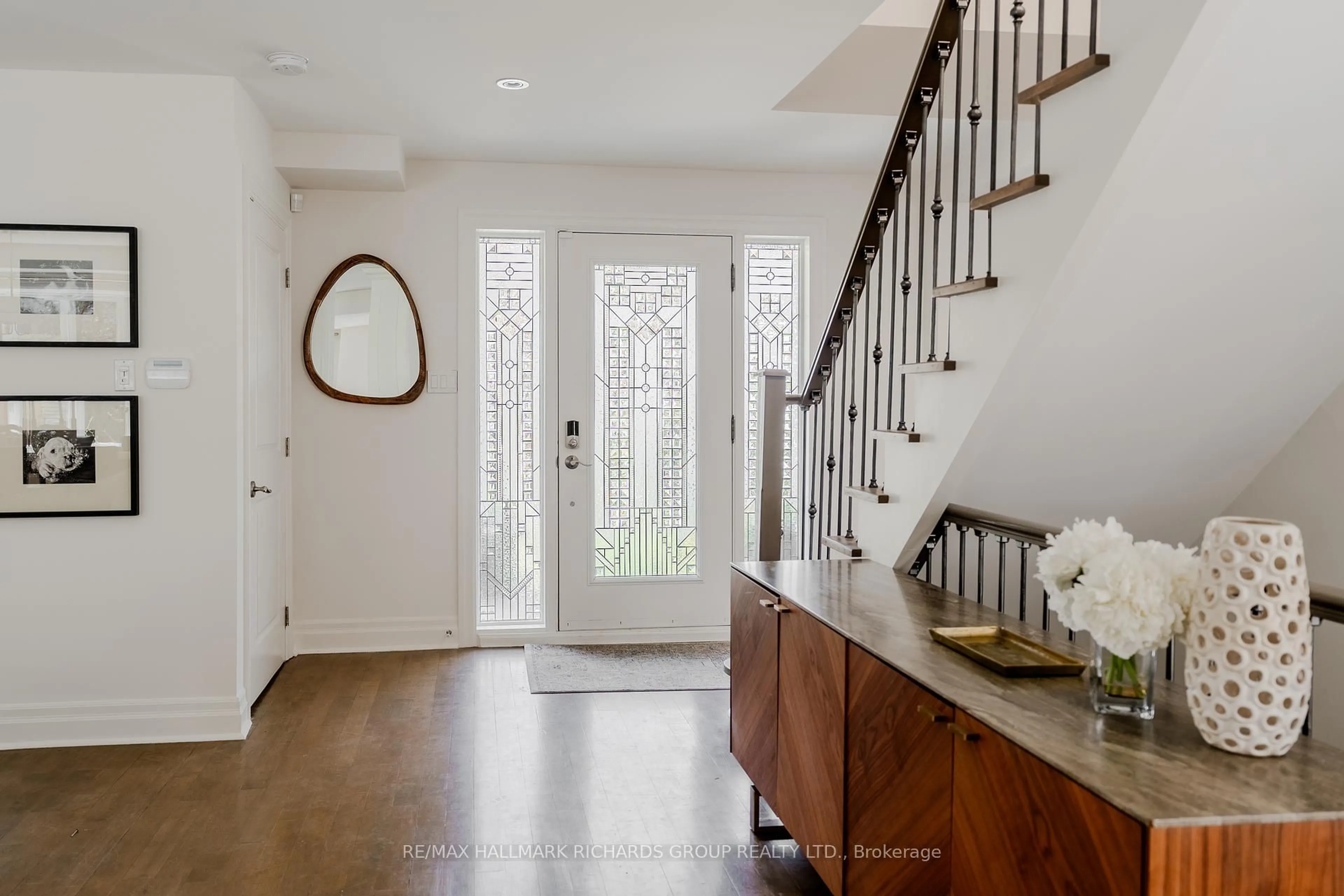 Indoor entryway for 31 Fallingbrook Dr, Toronto Ontario M1N 1B5