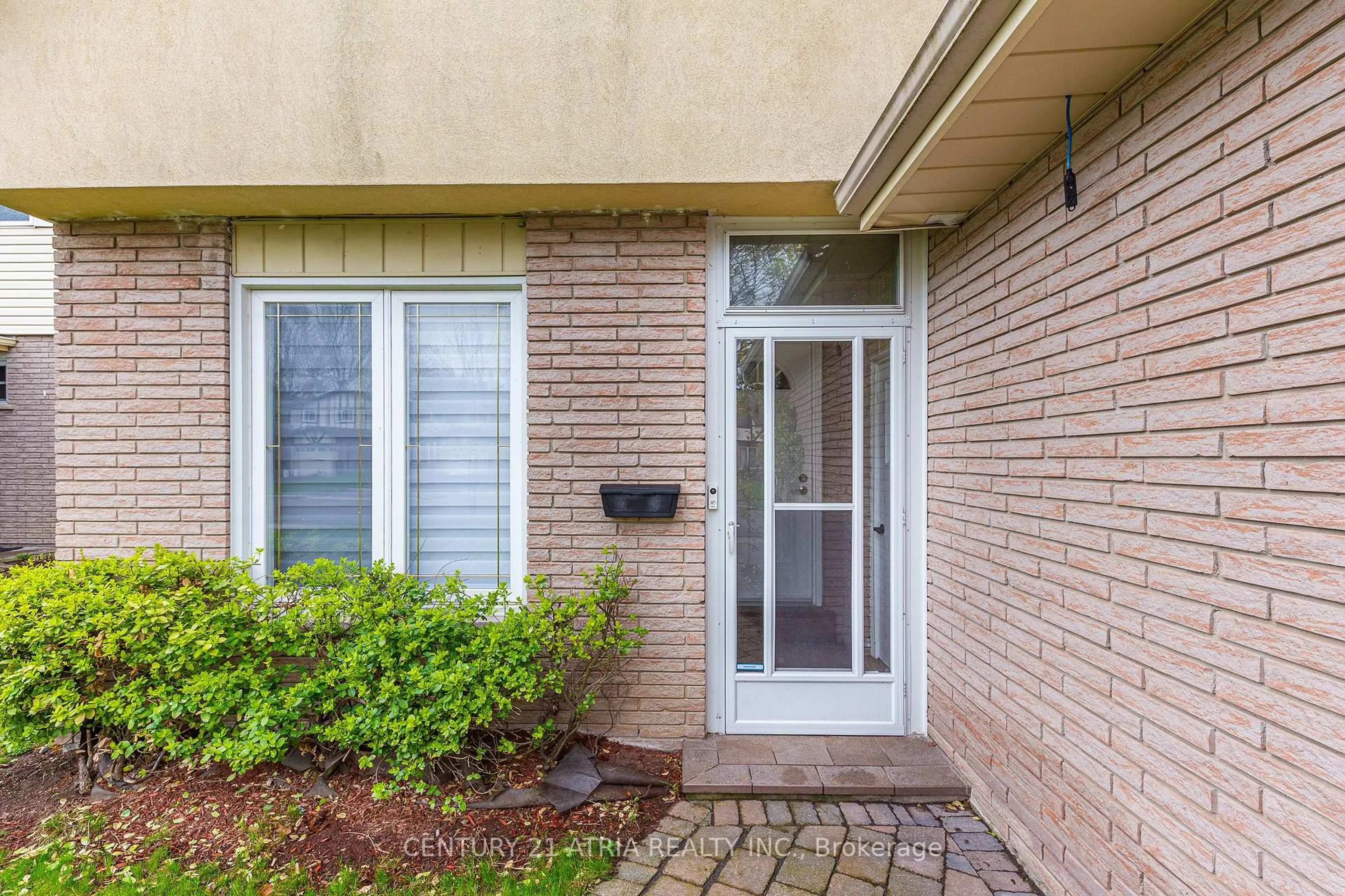 Unknown for 600 Stonebridge Lane, Pickering Ontario L1W 3B3