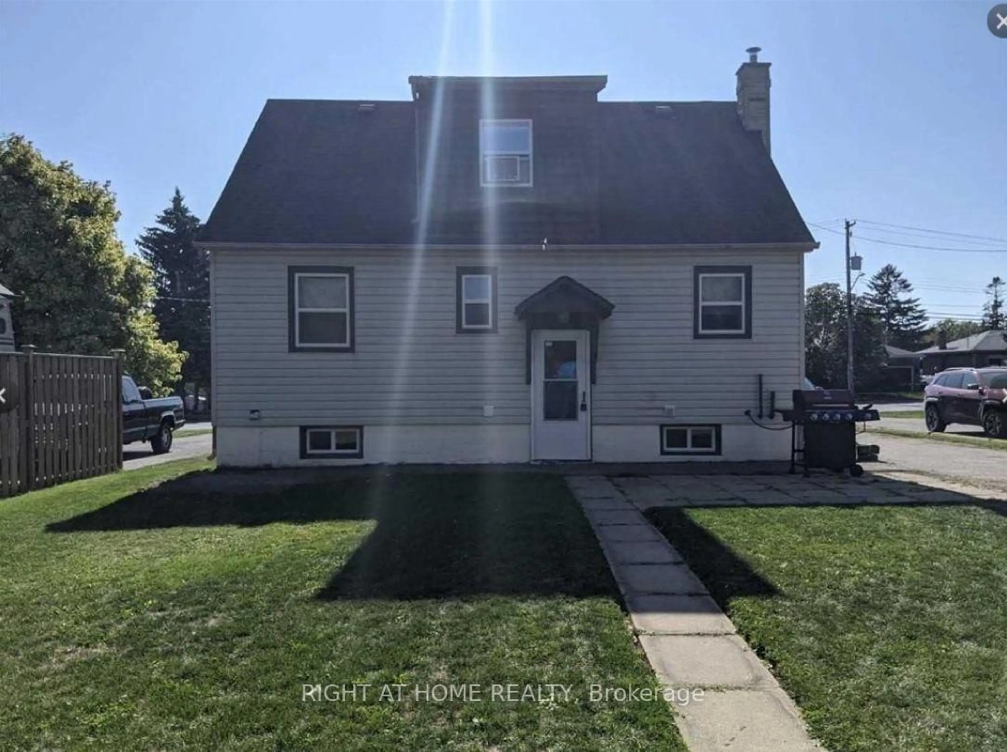 Home with vinyl exterior material, street for 1275 Simcoe St, Oshawa Ontario L1H 4M1