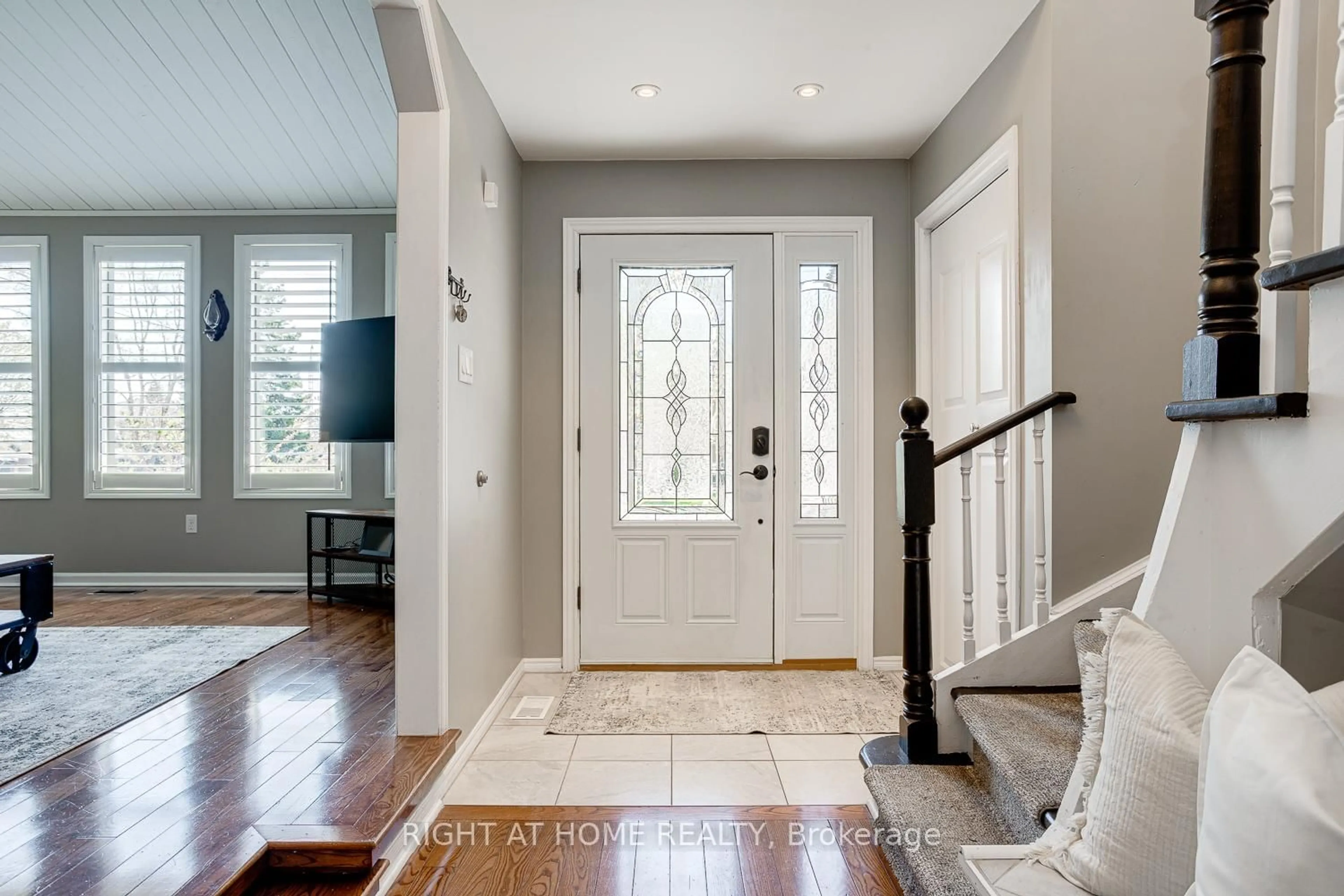 Indoor entryway for 15061 Old Simcoe Rd, Scugog Ontario L9L 1K4