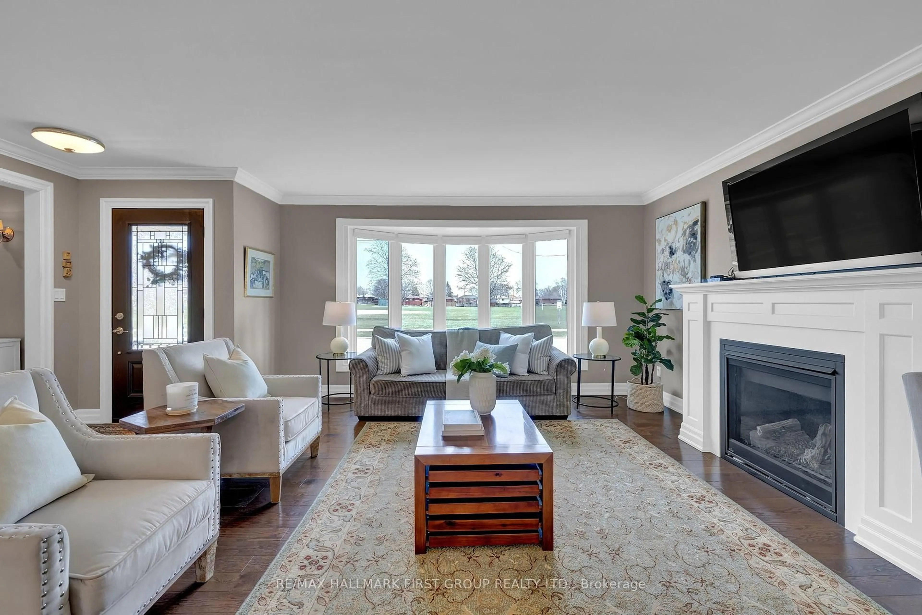 Living room with furniture, unknown for 110 Athabasca St, Oshawa Ontario L1H 7H8