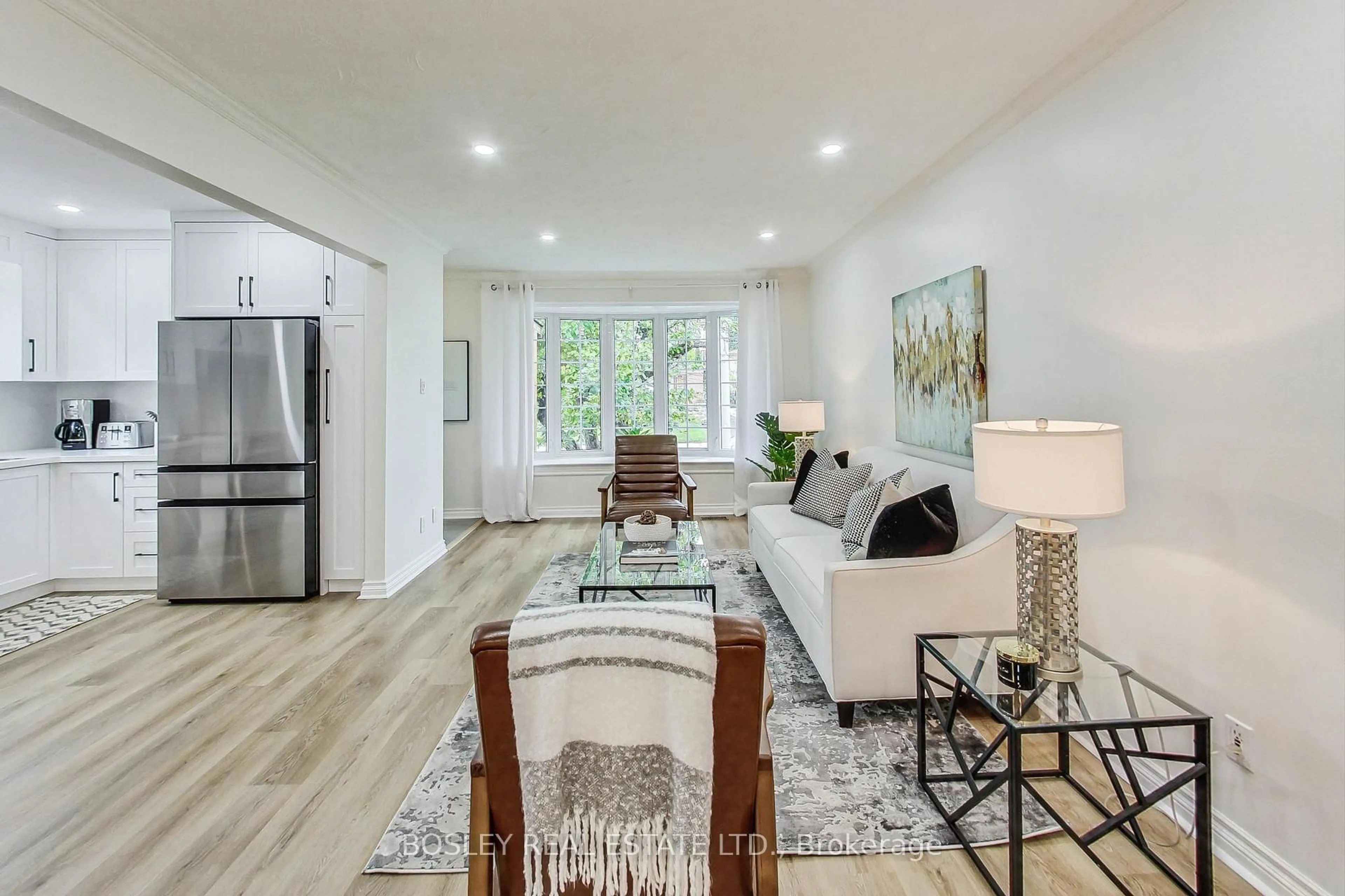 Living room with furniture, unknown for 37 Avis Cres, Toronto Ontario M4B 1B8
