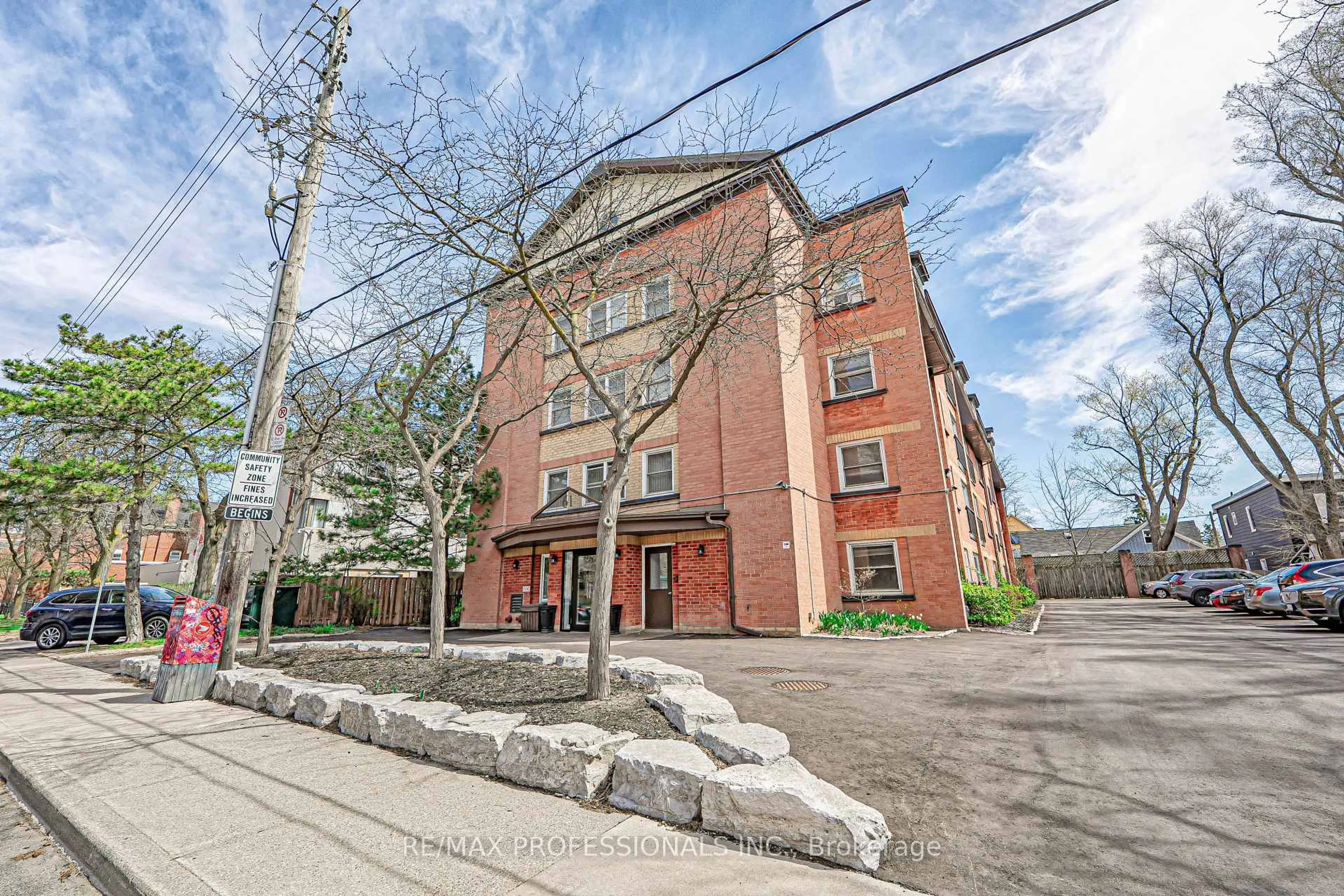 Unknown for 61 Main St #202, Toronto Ontario M4E 2V6