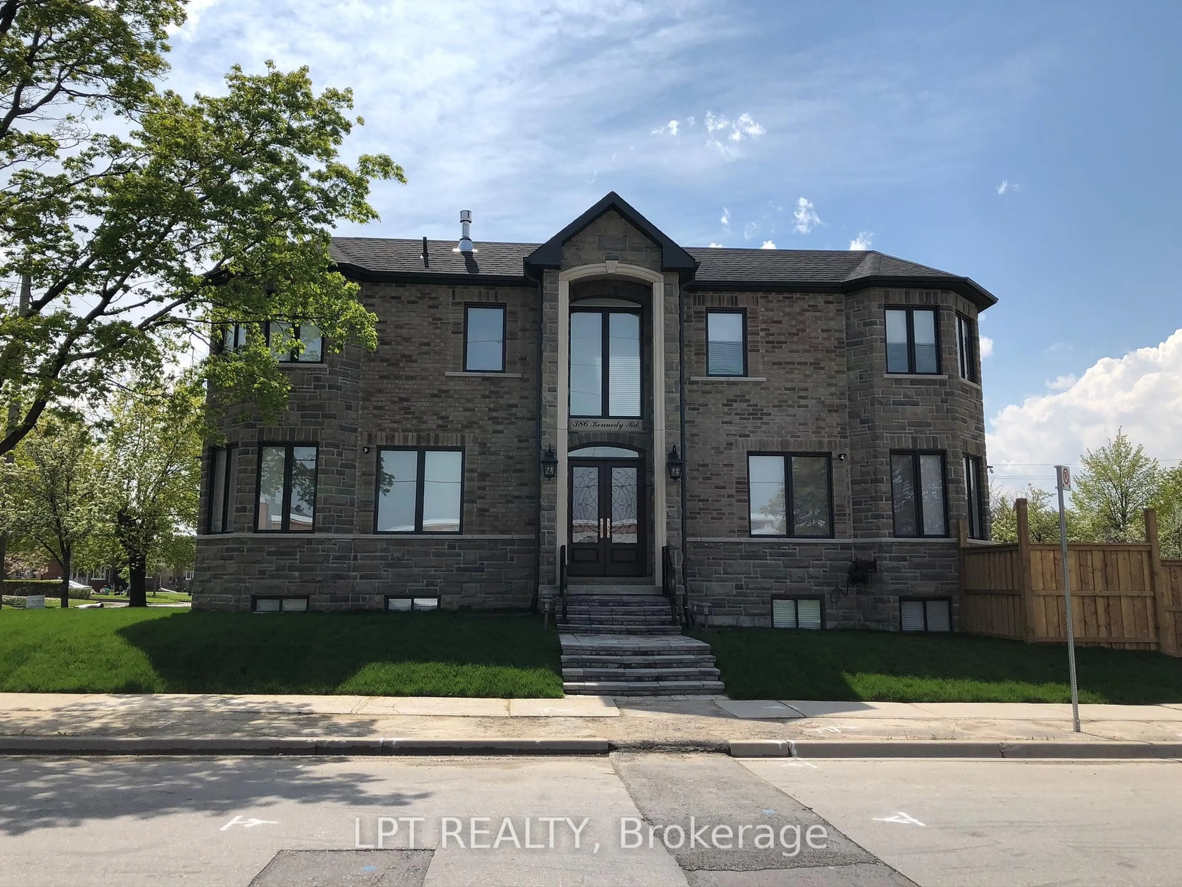 Home with brick exterior material, unknown for 386 Kennedy Rd, Toronto Ontario M1K 2A6