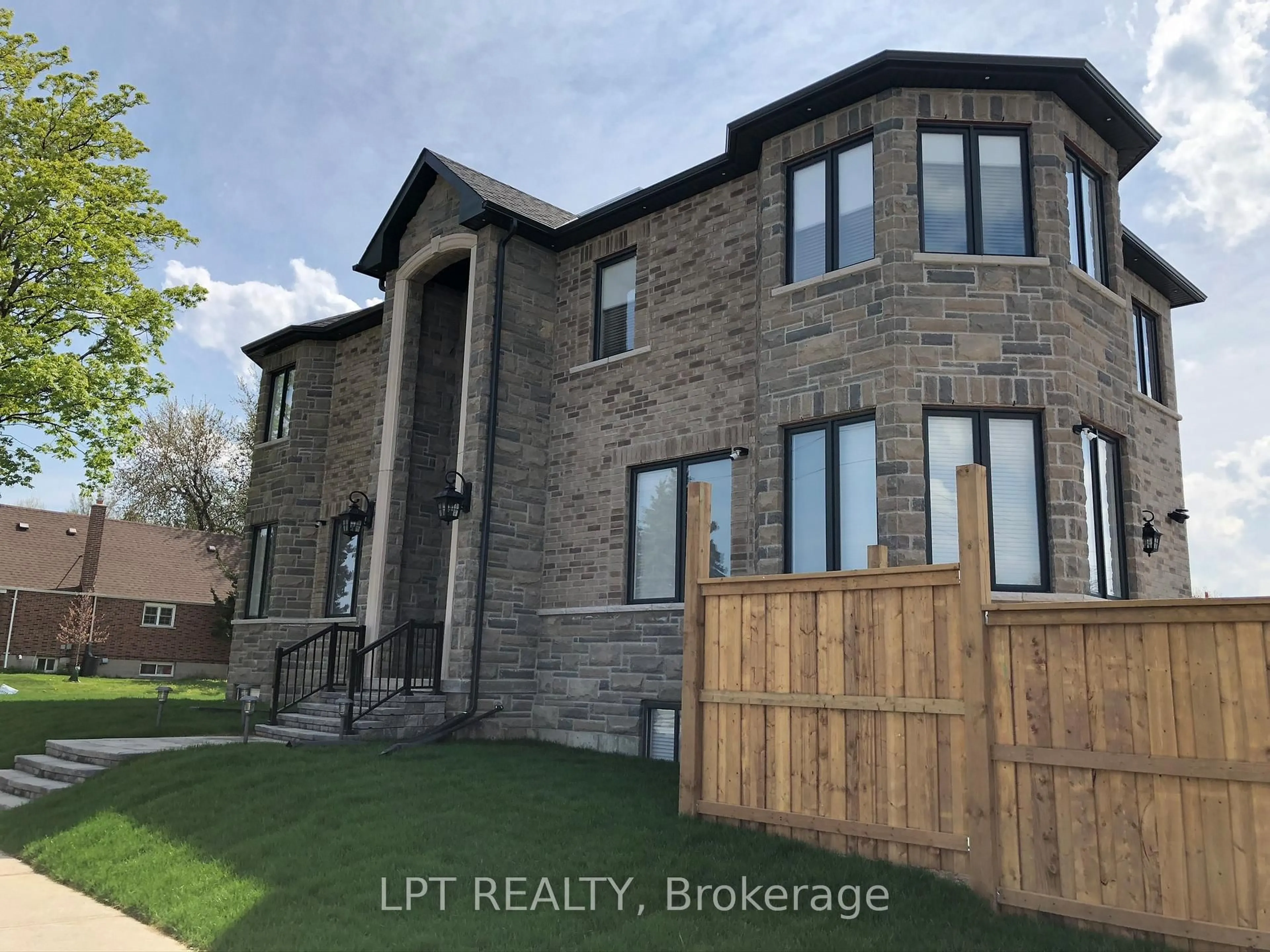 Unknown for 386 Kennedy Rd, Toronto Ontario M1K 2A6