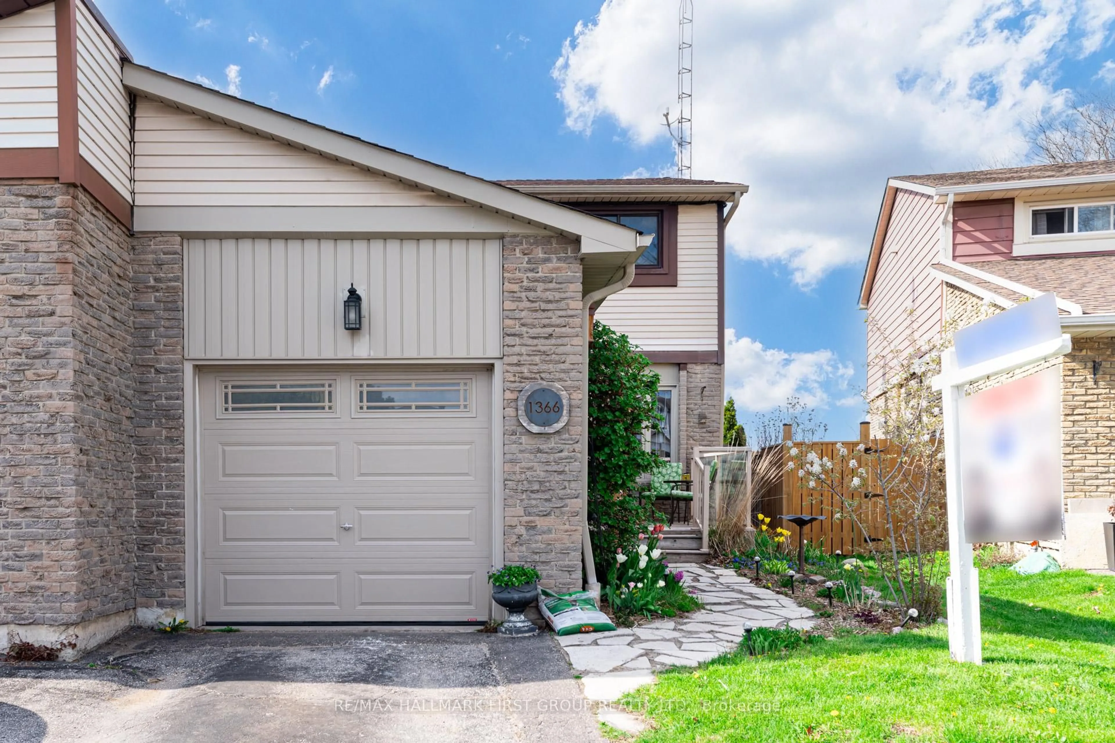 Unknown for 1366 Brands Crt, Pickering Ontario L1V 2V4
