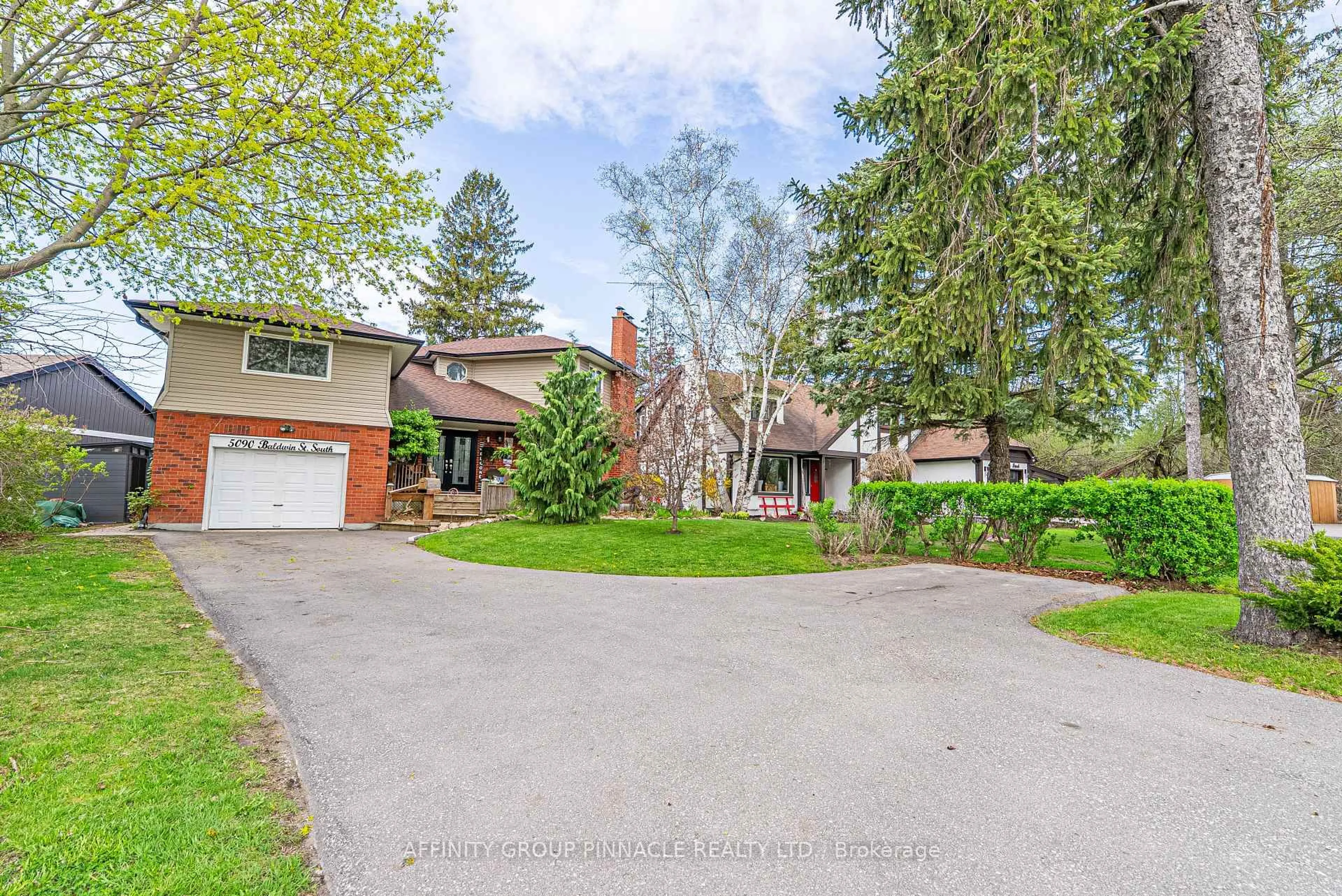 Unknown for 5090 Baldwin St, Whitby Ontario L1M 1T3
