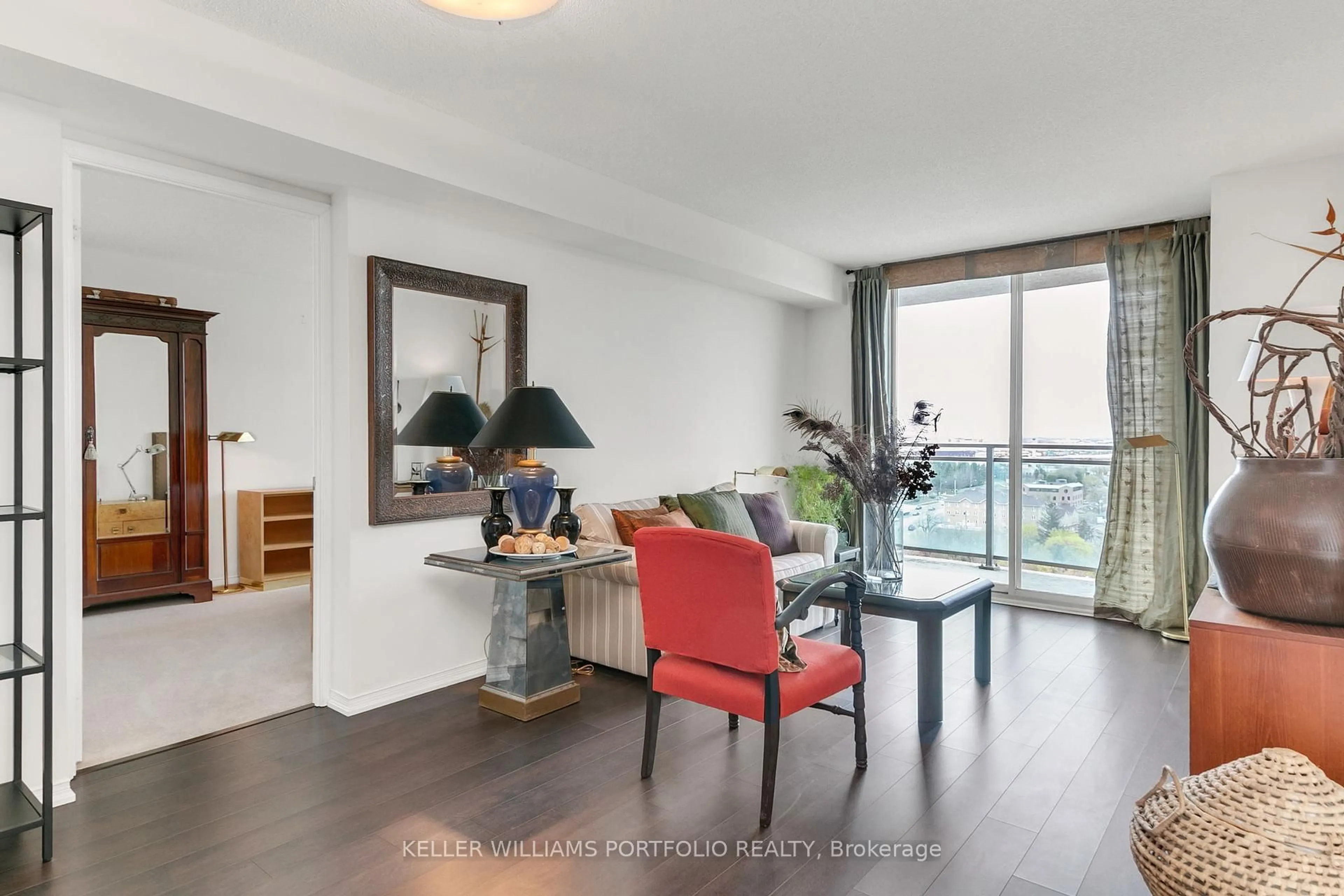 Dining room, wood/laminate floor for 6 Rosebank Dr #17A, Toronto Ontario M1B 0A1
