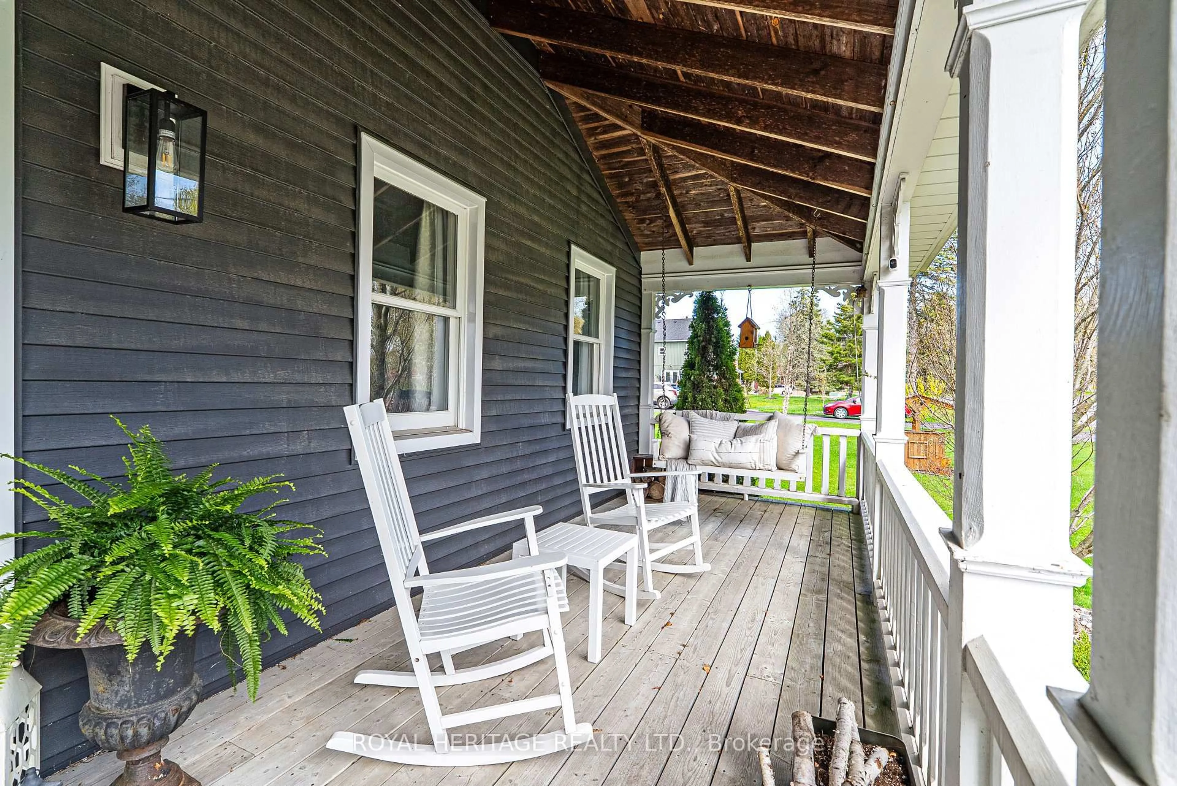 Patio, street for 5016 Barber St, Pickering Ontario L1Y 1B4