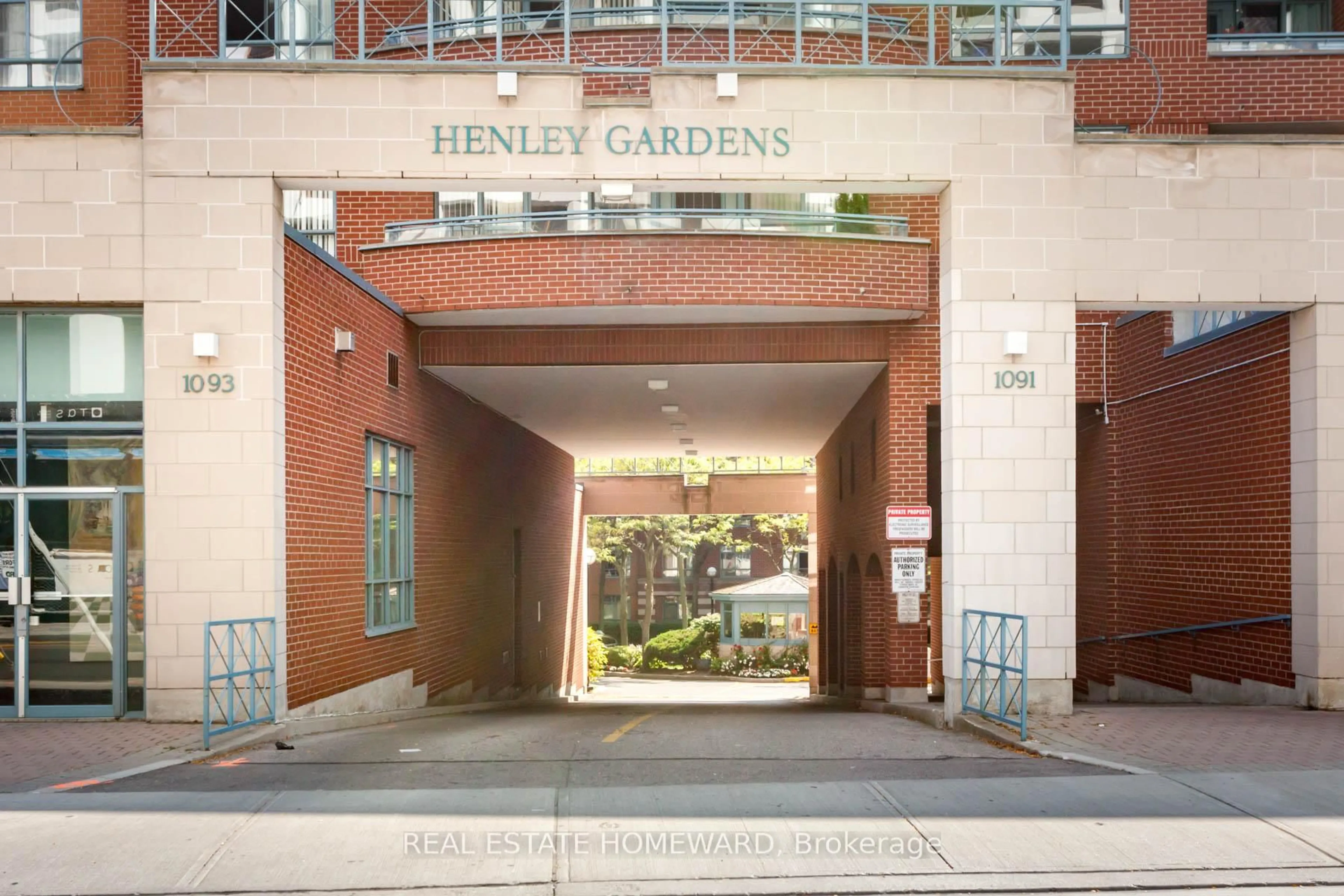 Indoor entryway for 1093 Kingston Rd Ave #409, Toronto Ontario M1N 4E2