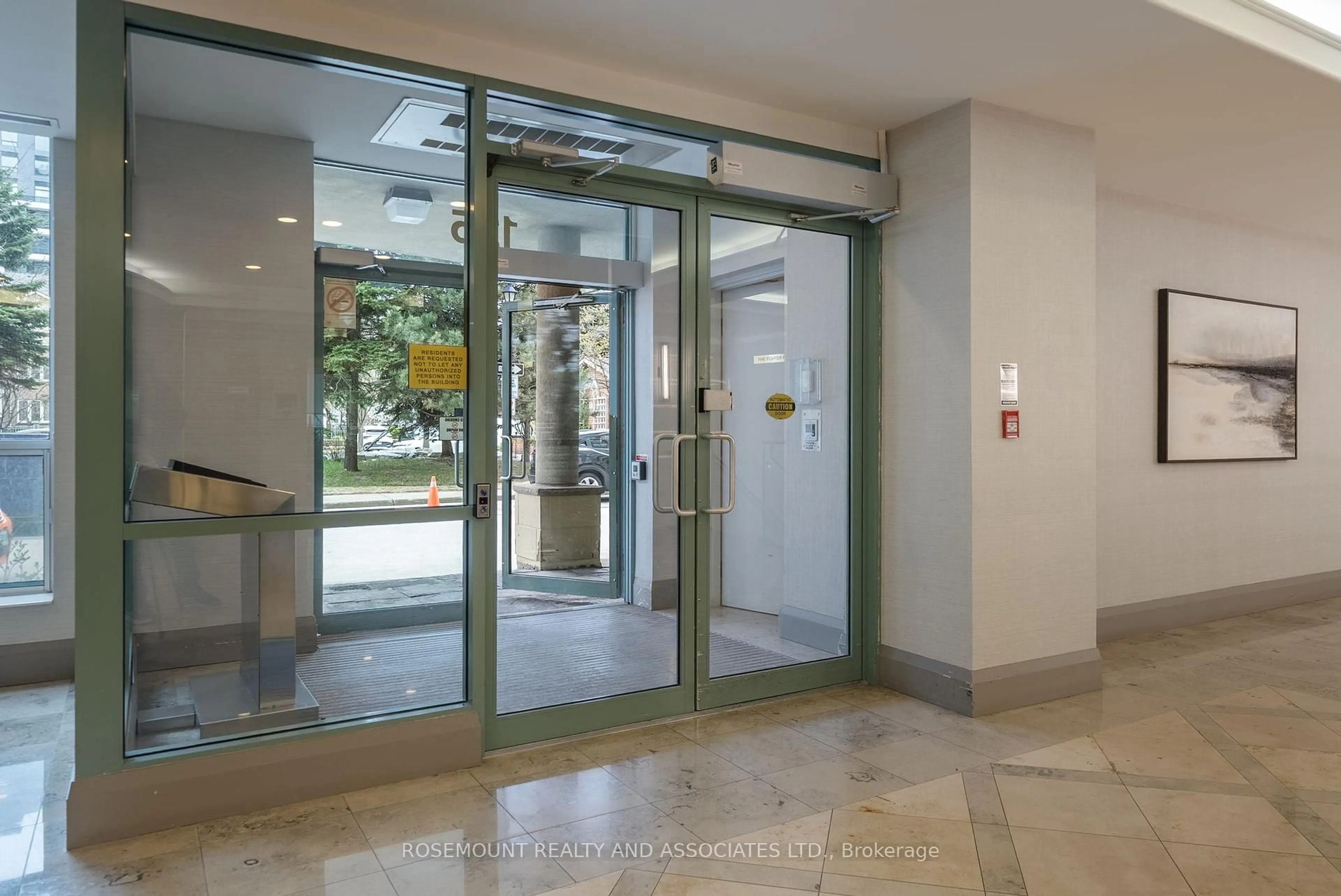 Indoor foyer for 125 Omni Dr #2039, Toronto Ontario M1P 5A9
