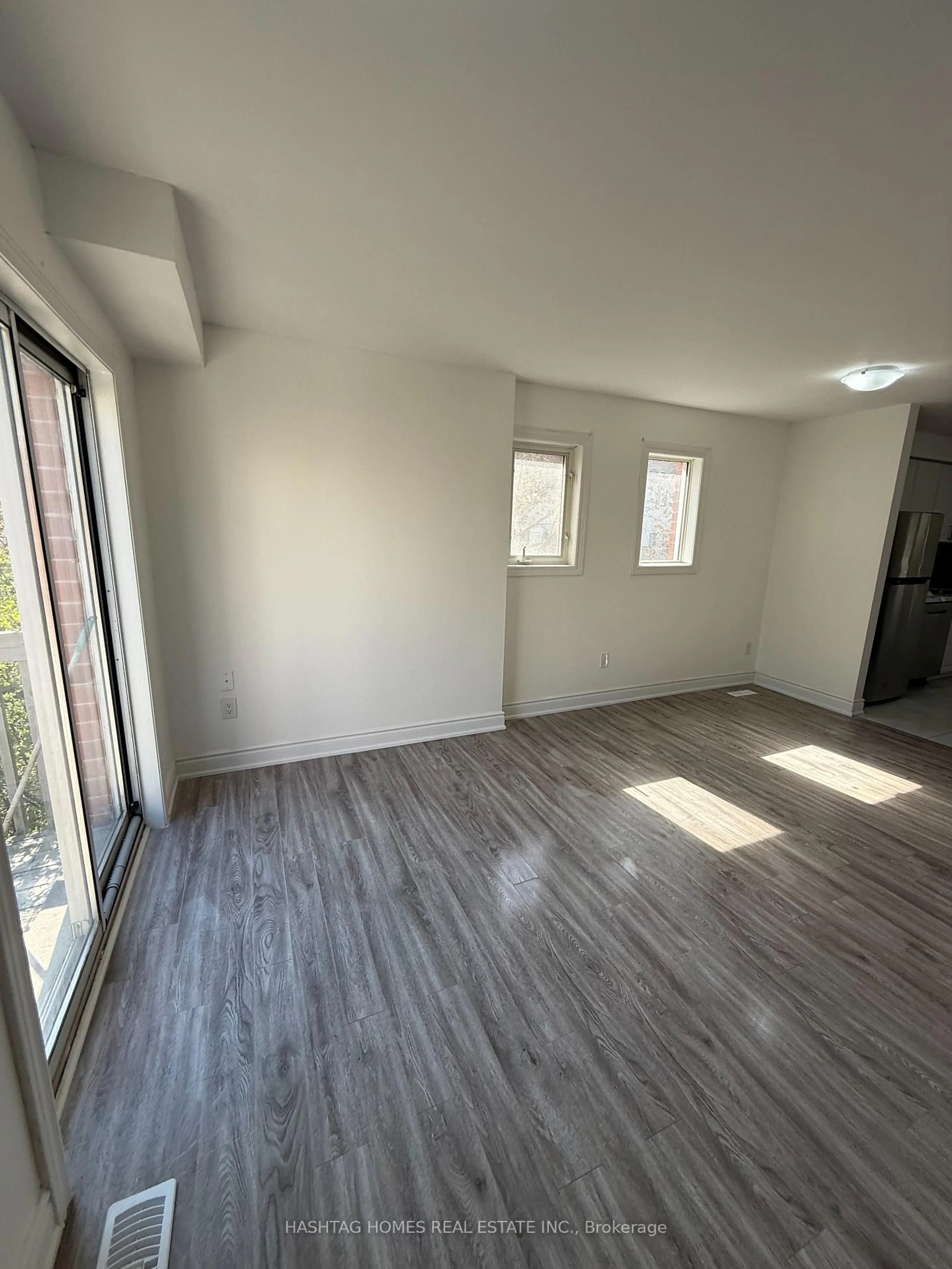 A pic of a room for 1865 Kingston Rd #85, Pickering Ontario L1V 1C9