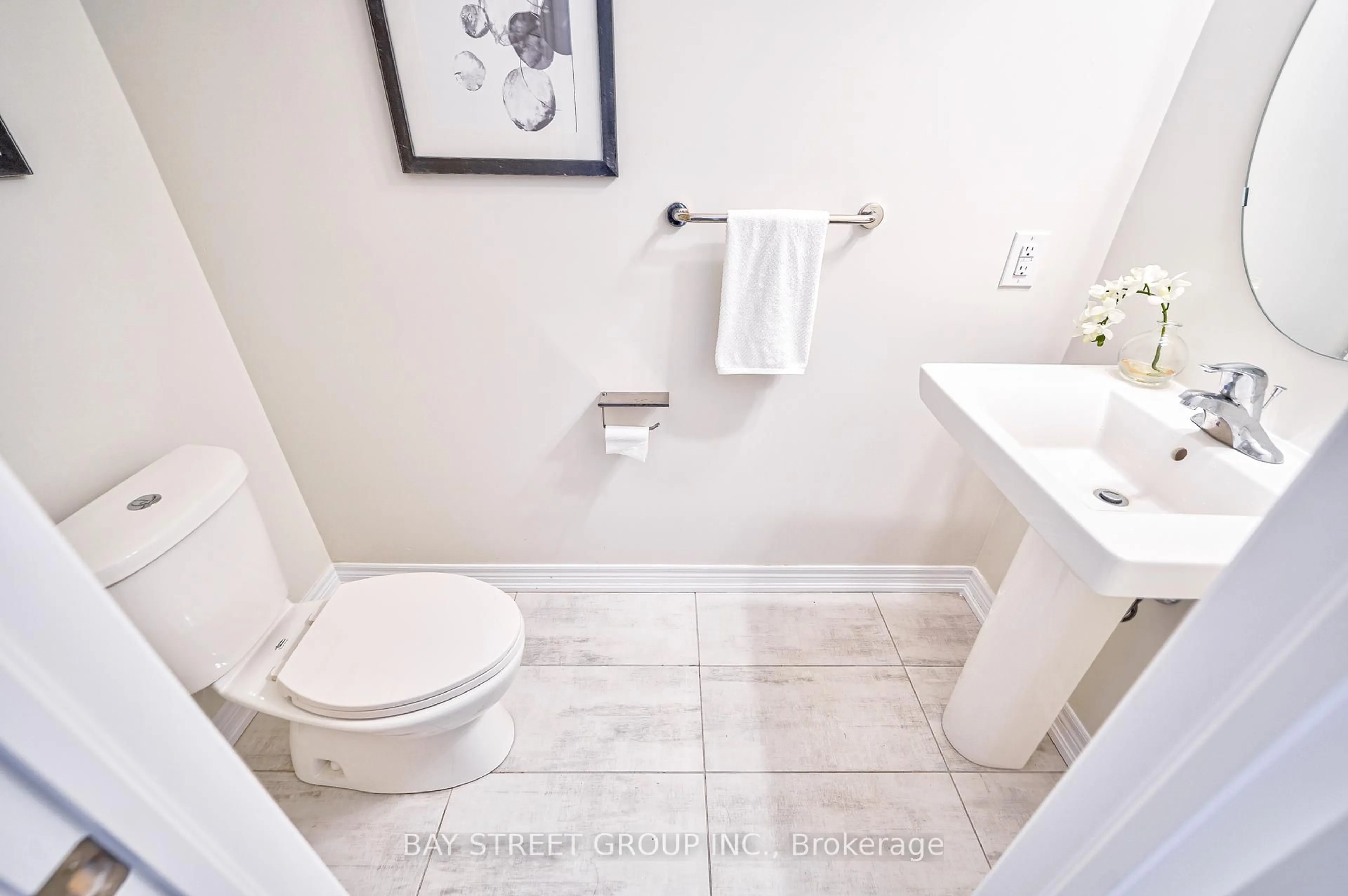 Contemporary bathroom, ceramic/tile floor for 86 Dorian Dr, Whitby Ontario L1P 0L6