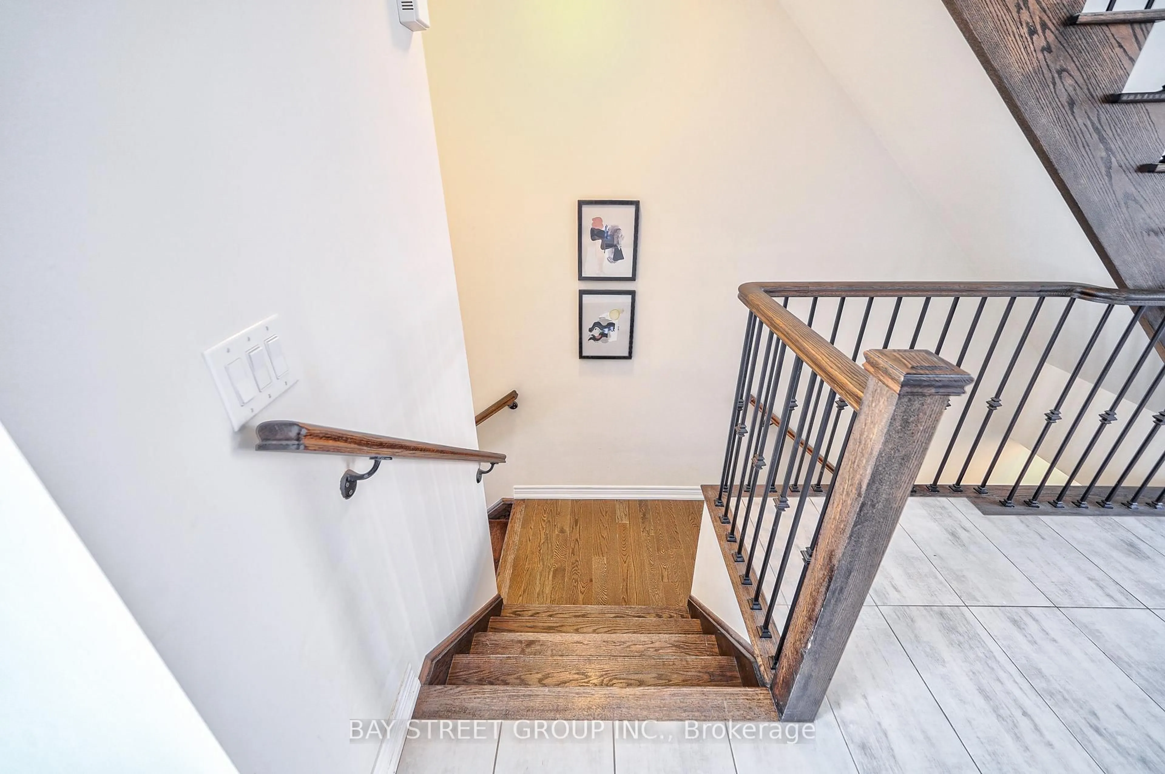 Stairs for 86 Dorian Dr, Whitby Ontario L1P 0L6