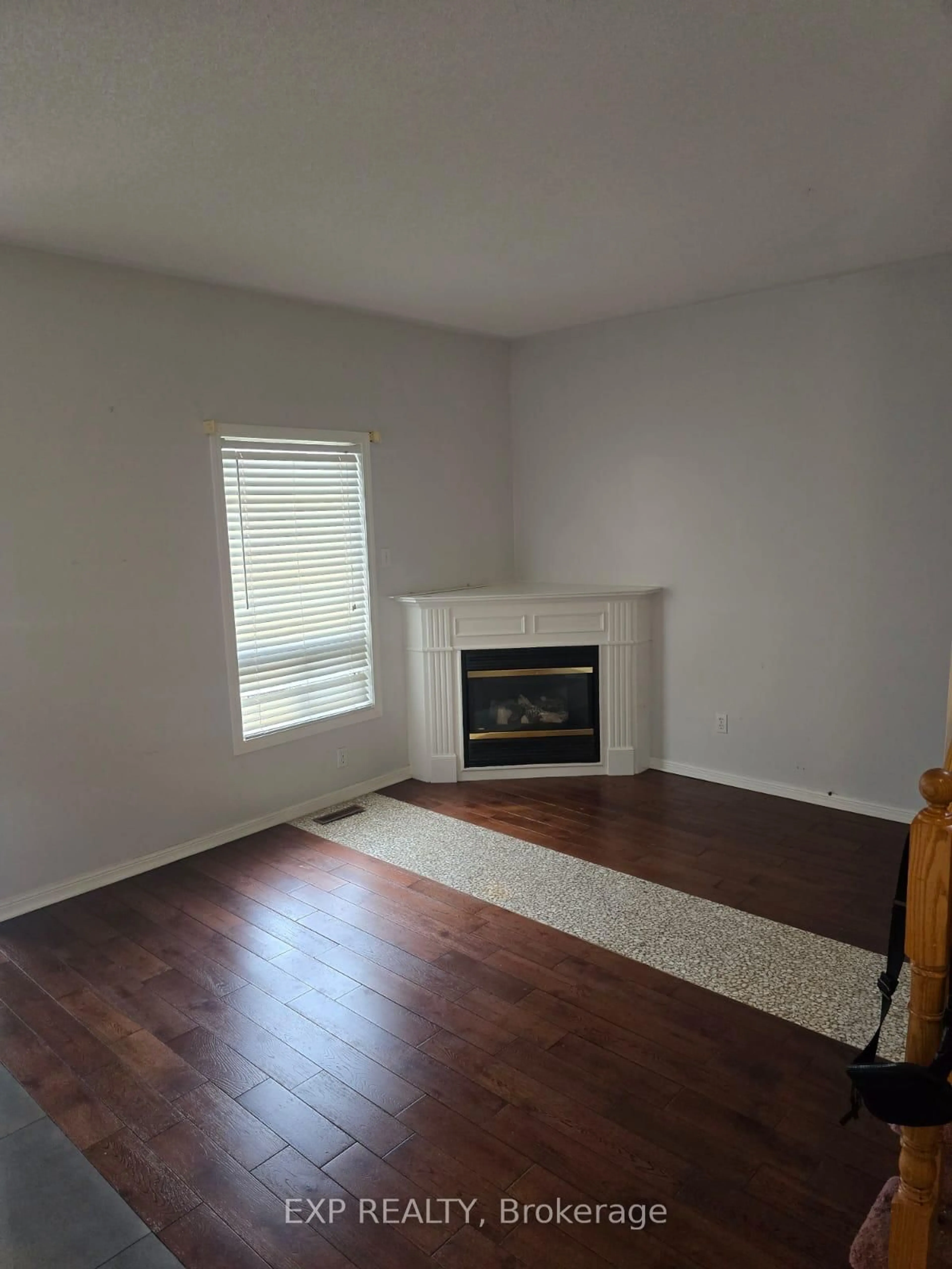 A pic of a room for 17 Pitfield Ave, Whitby Ontario L1R 2P7