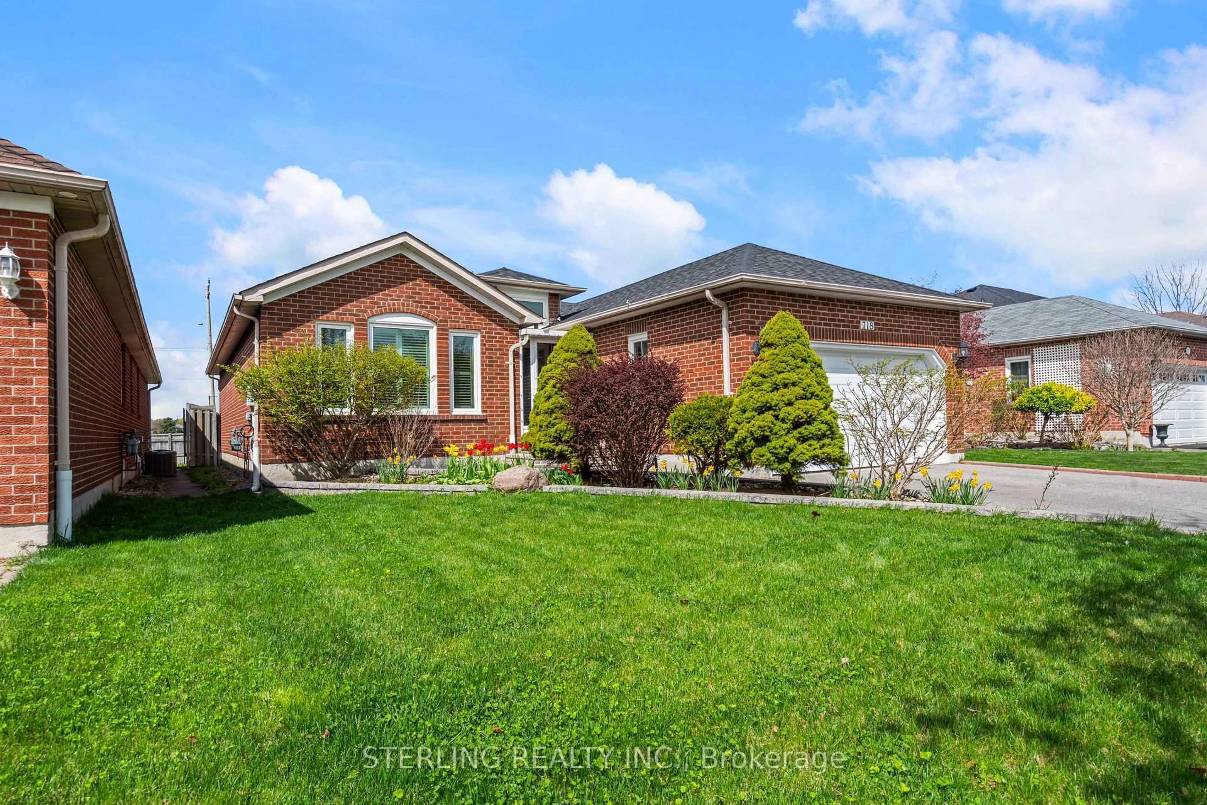 Home with brick exterior material, street for 718 Aspen Rd, Pickering Ontario L1V 3Z1