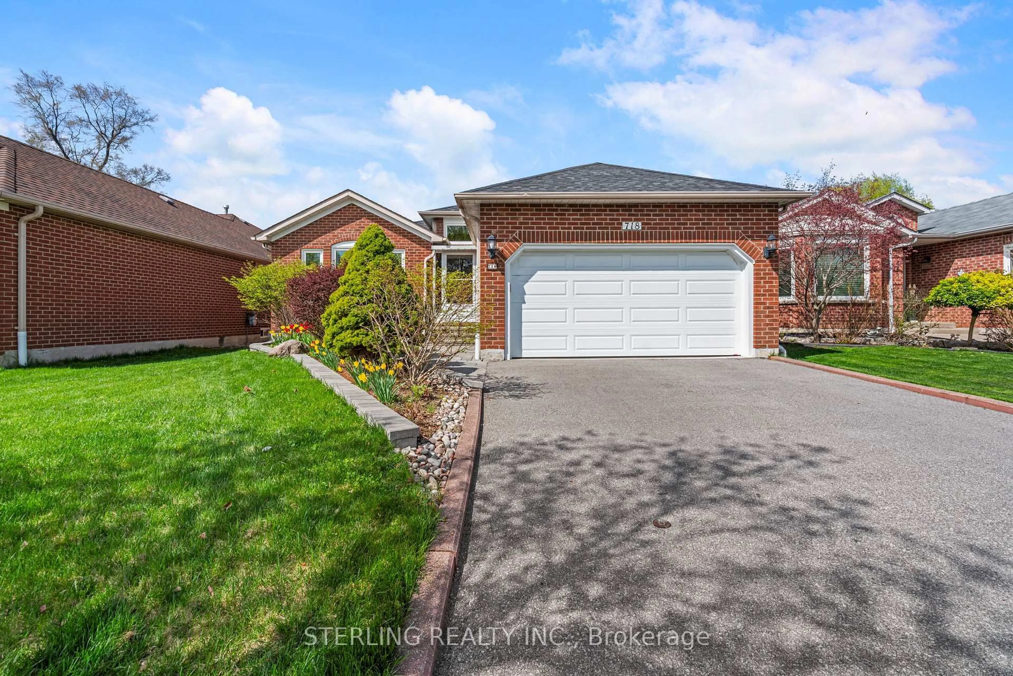 Home with brick exterior material, street for 718 Aspen Rd, Pickering Ontario L1V 3Z1