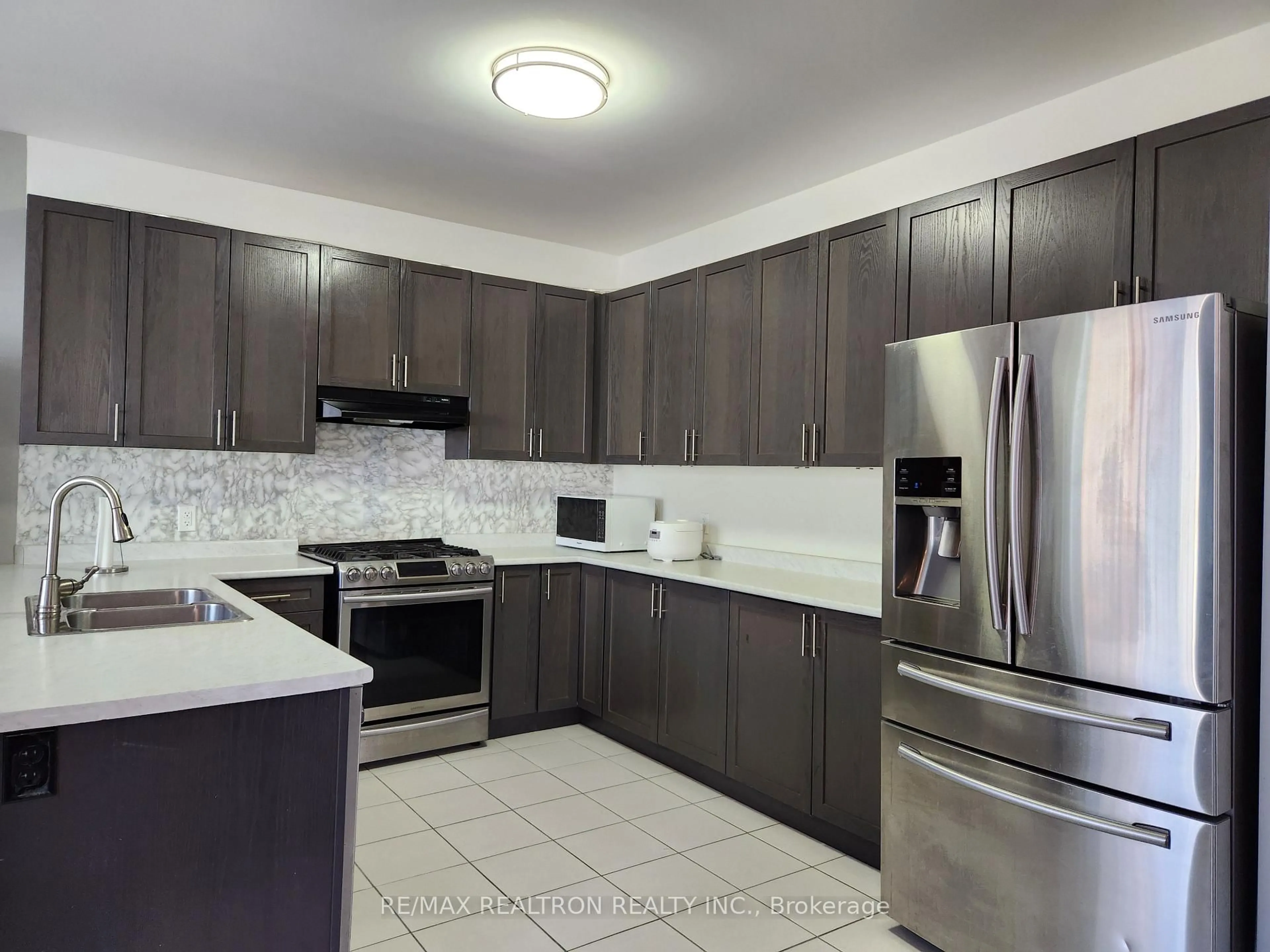 Unknown for 2383 Dobbinton St, Oshawa Ontario L1L 0L4