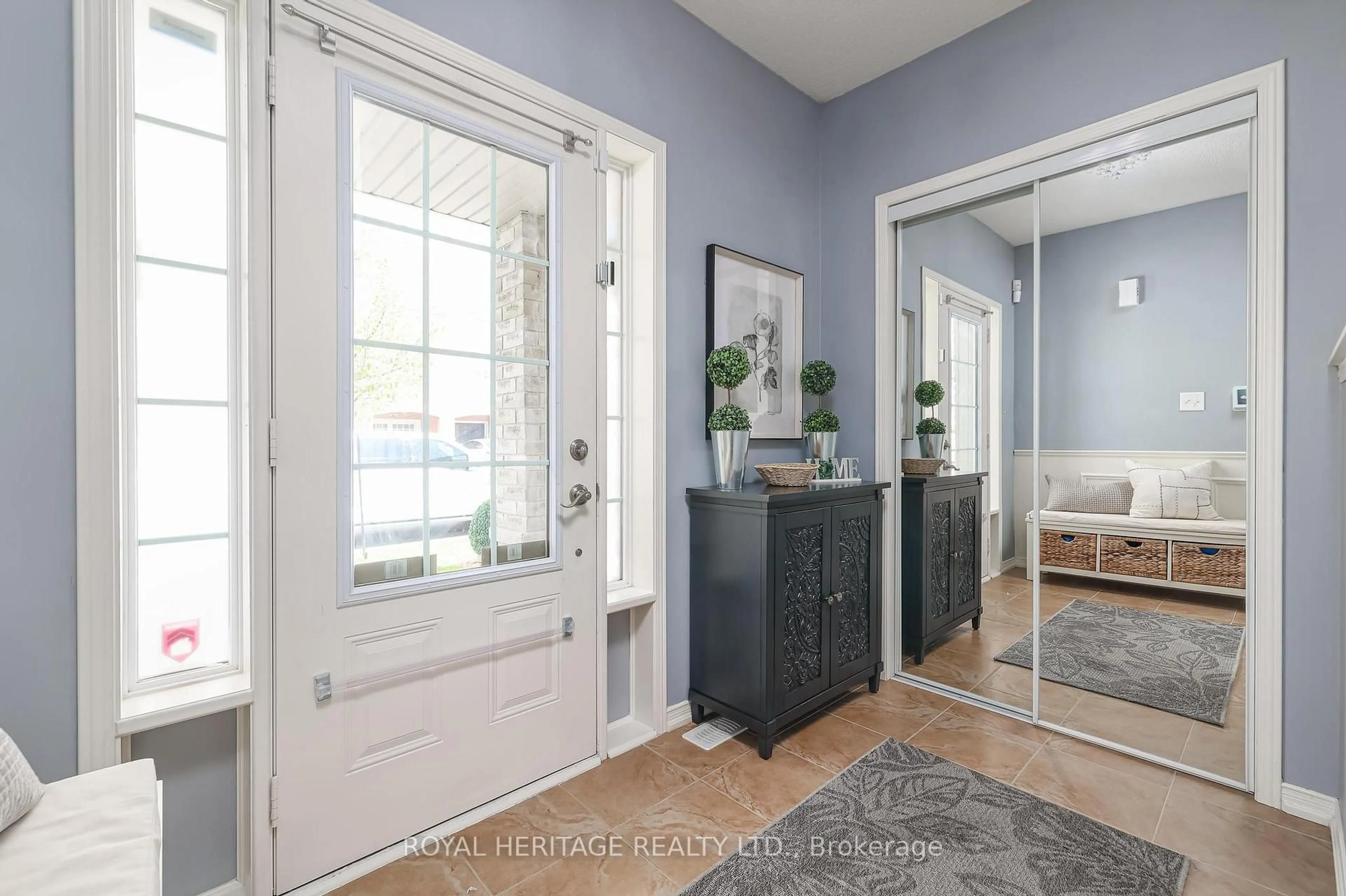 Indoor entryway for 28 Chaston Rd, Ajax Ontario L1Z 0M6