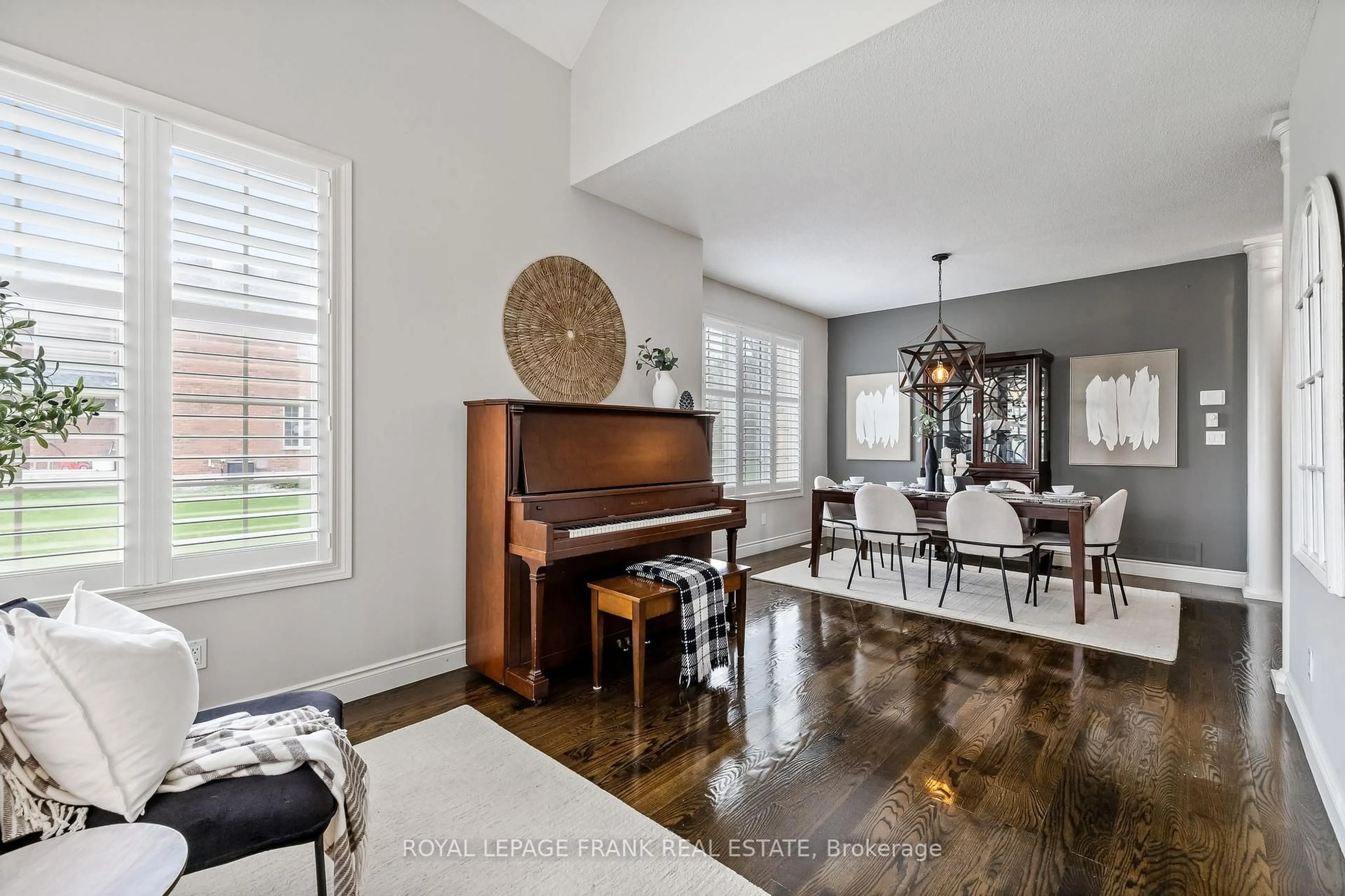 Unknown for 2262 Pindar Cres, Oshawa Ontario L1L 0C6