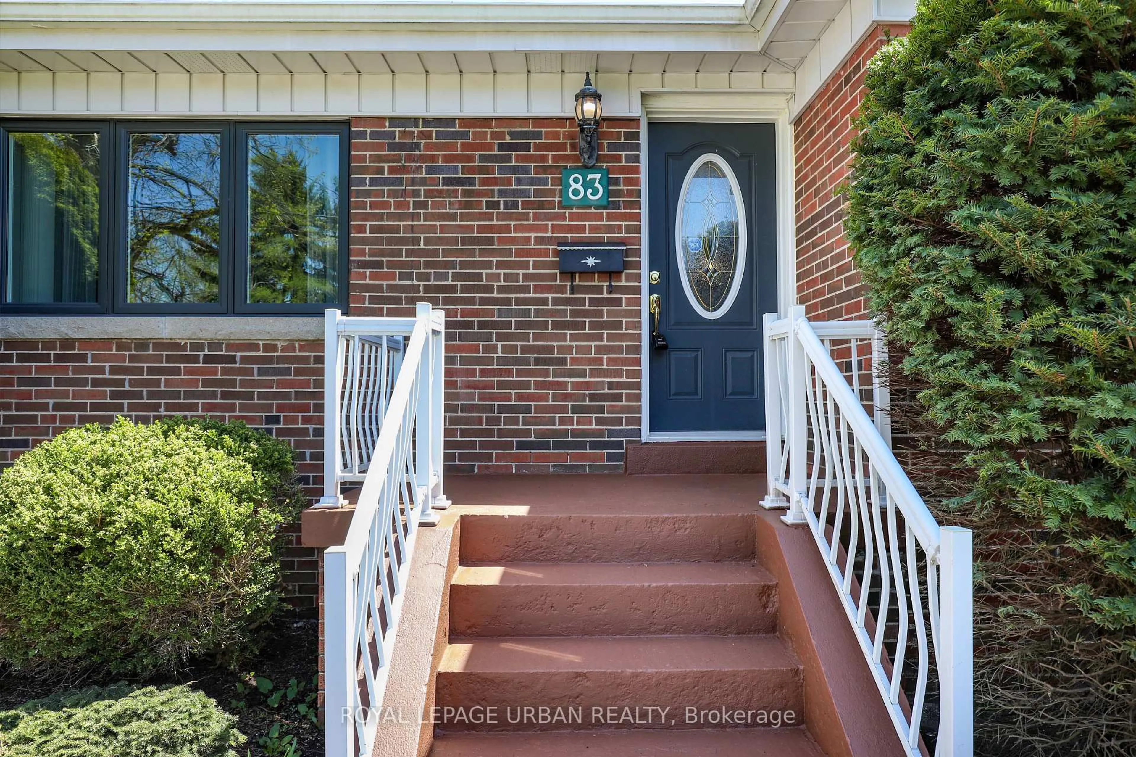 Indoor entryway for 83 Adanac Dr, Toronto Ontario M1M 2E7