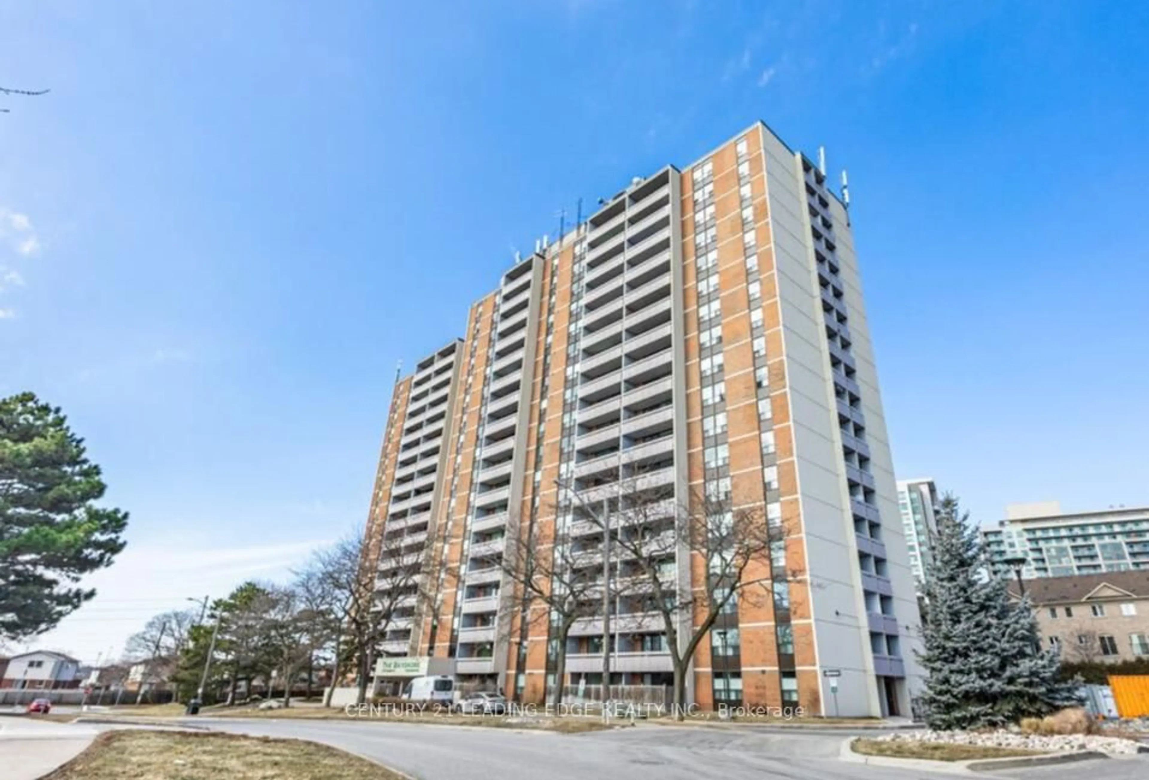 A pic from outside/outdoor area/front of a property/back of a property/a pic from drone, building for 1210 Radom St #910, Pickering Ontario L1W 2Z3