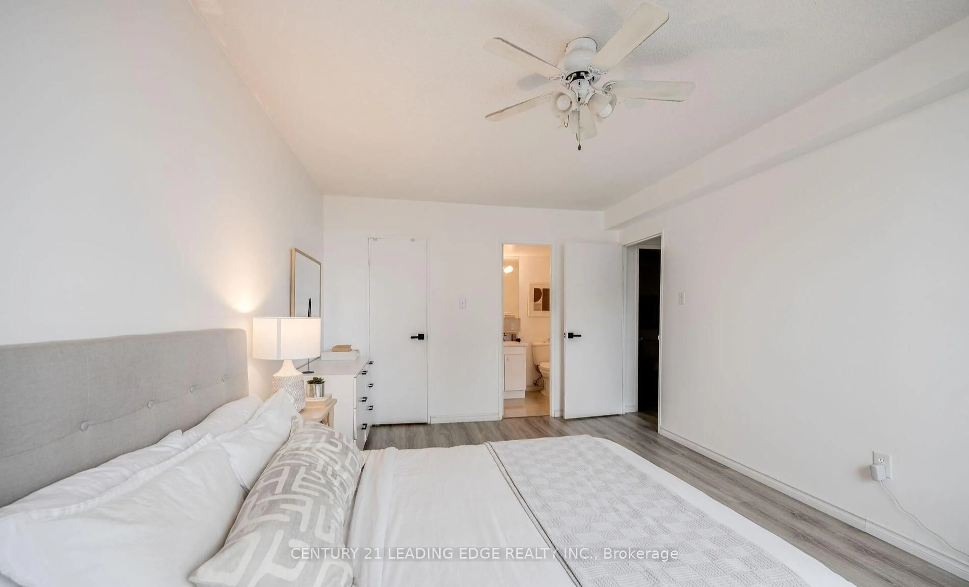 A pic of a room for 1210 Radom St #910, Pickering Ontario L1W 2Z3