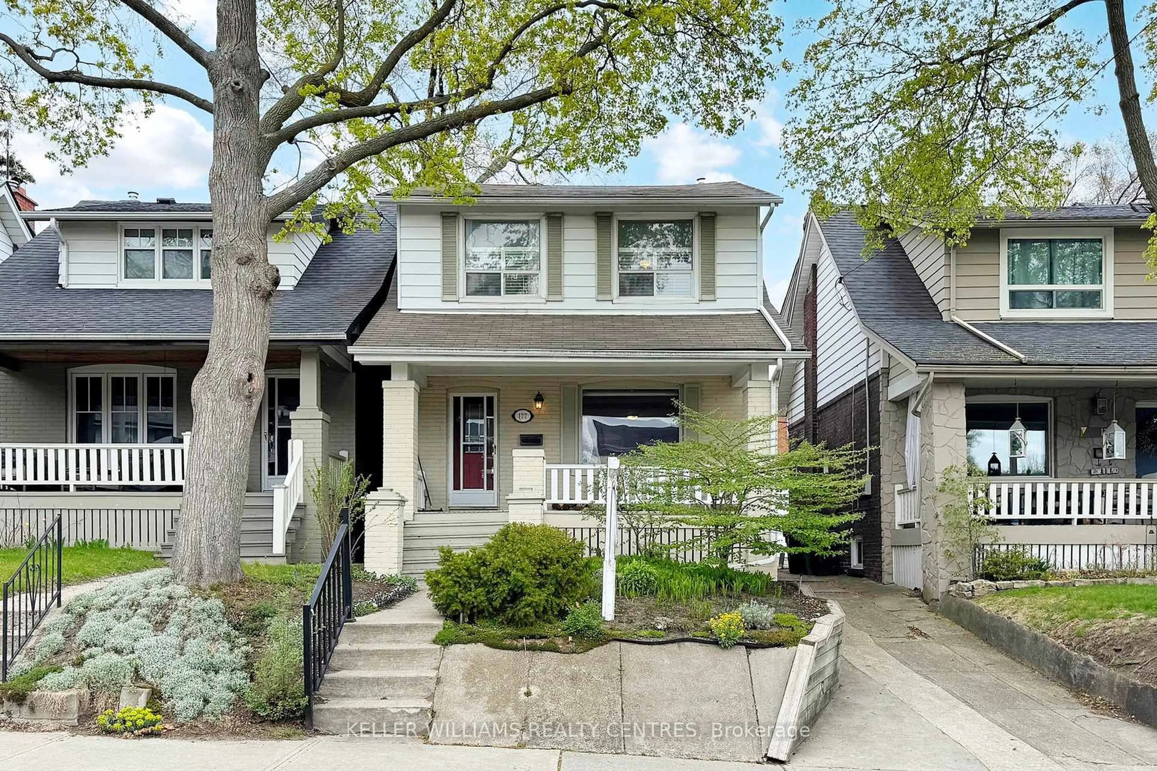 Home with vinyl exterior material, street for 177 Brookside Dr, Toronto Ontario M4E 2M5