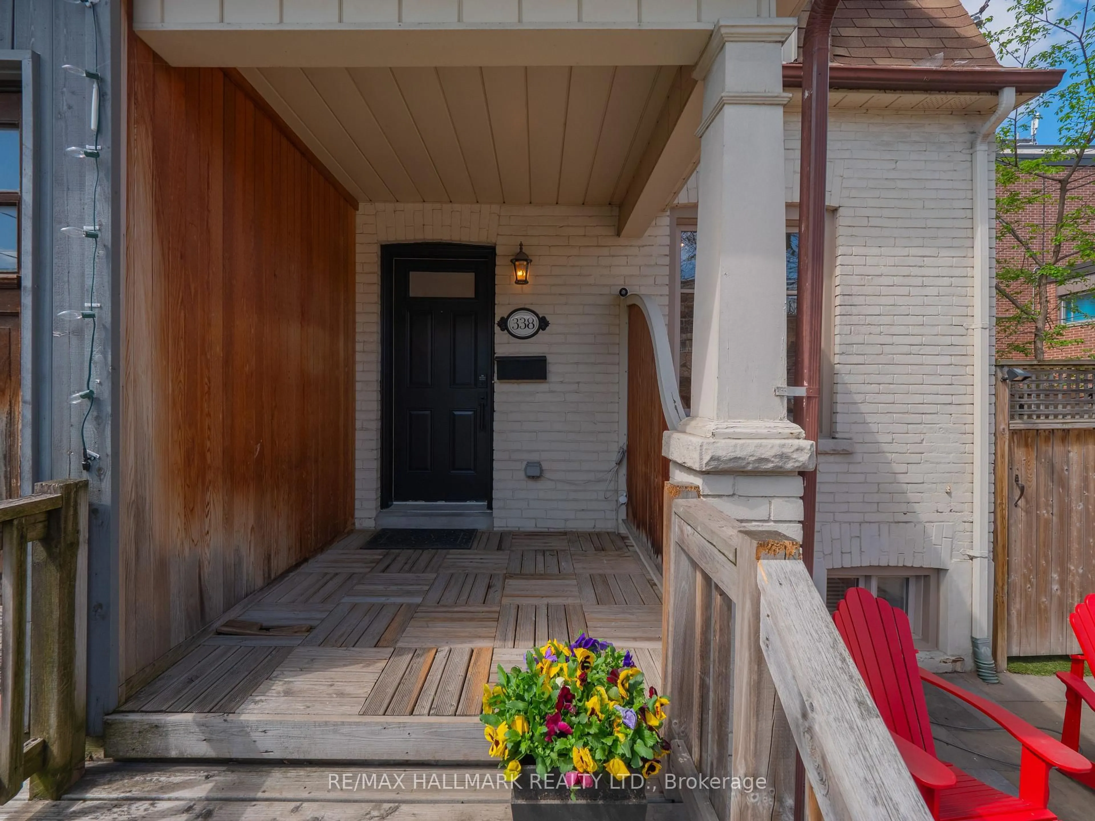 Indoor entryway for 338 Bain Ave, Toronto Ontario M4J 1B8