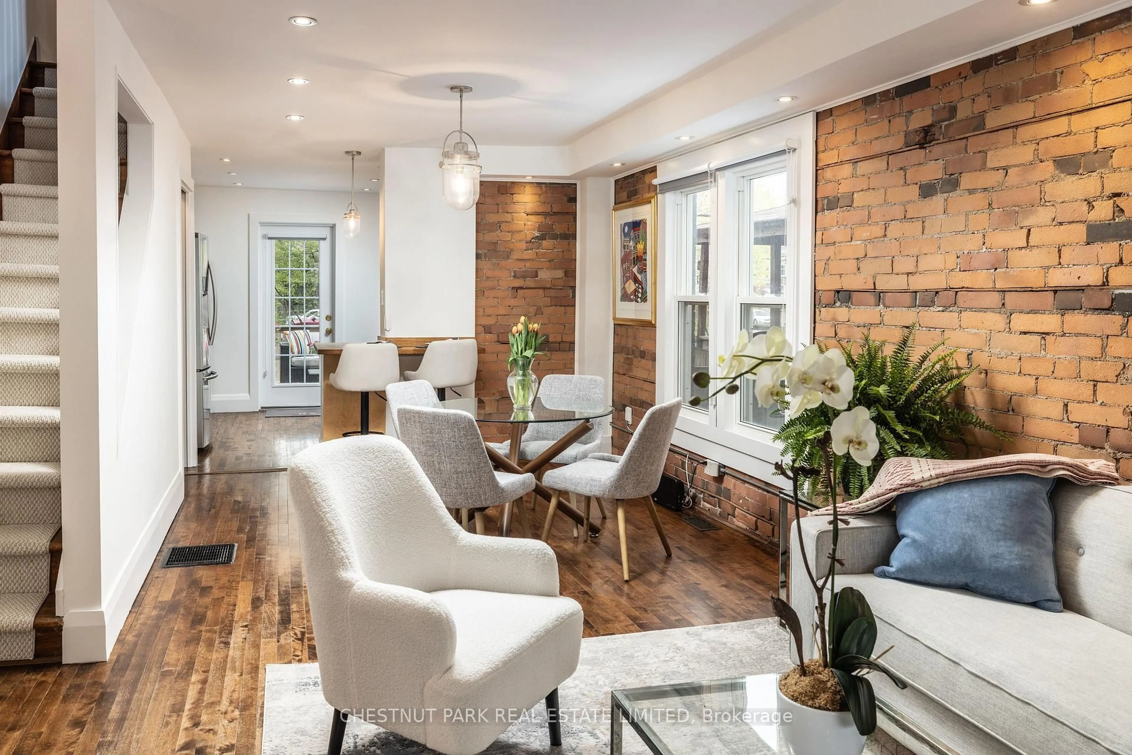 Unknown for 24 Hiltz Ave, Toronto Ontario M4L 2N5