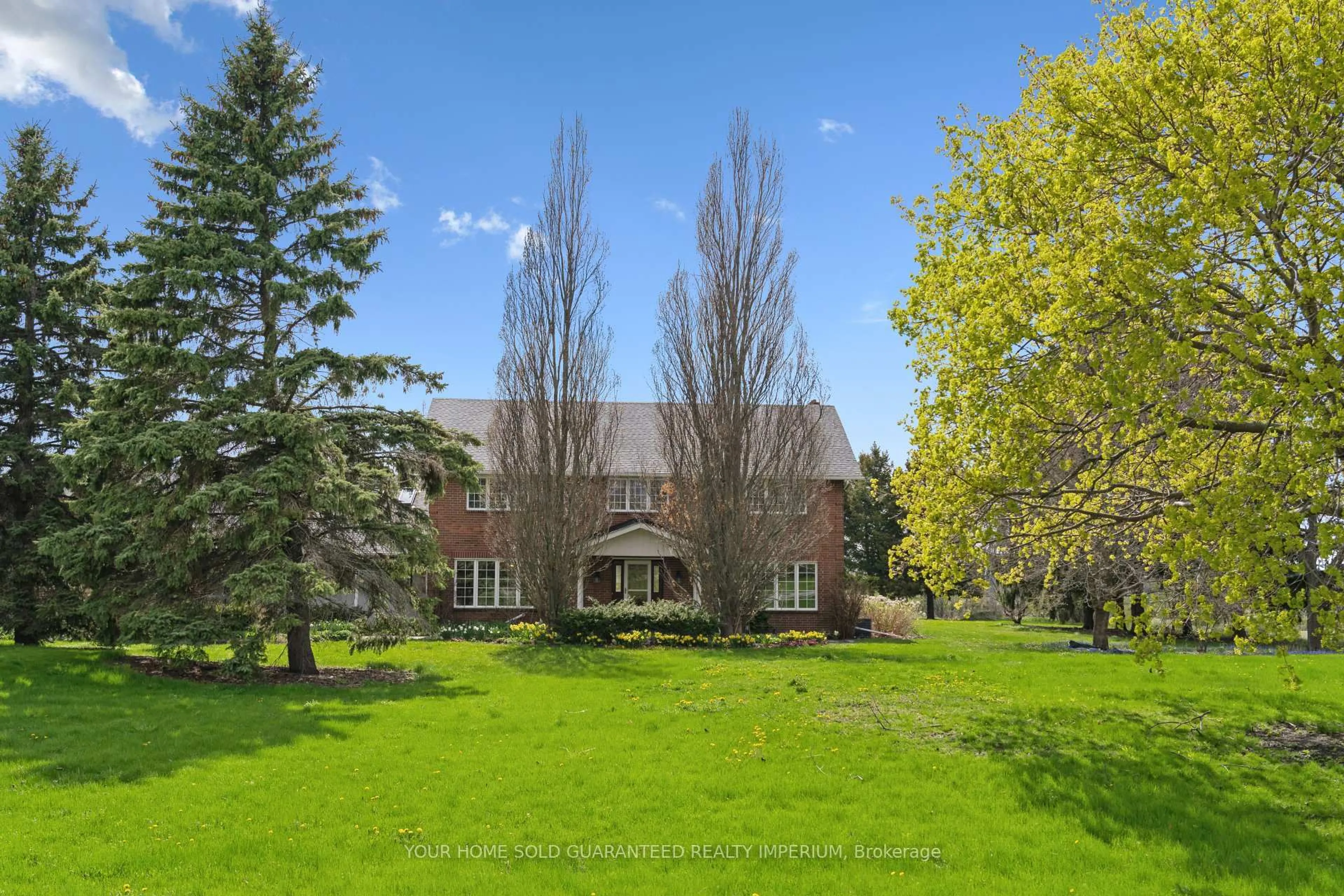 A pic from outside/outdoor area/front of a property/back of a property/a pic from drone, unknown for 3220 Harmony Rd, Oshawa Ontario L1H 0K1