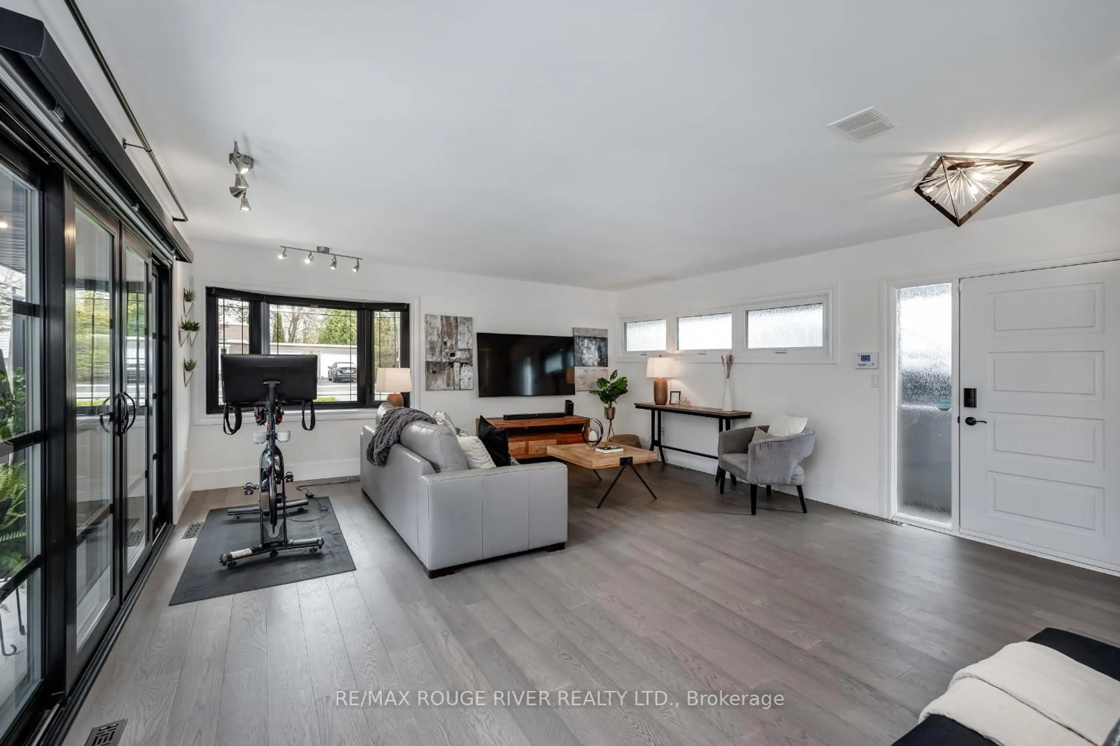 Living room with furniture, unknown for 693 Carnegie Ave, Oshawa Ontario L1G 4R5