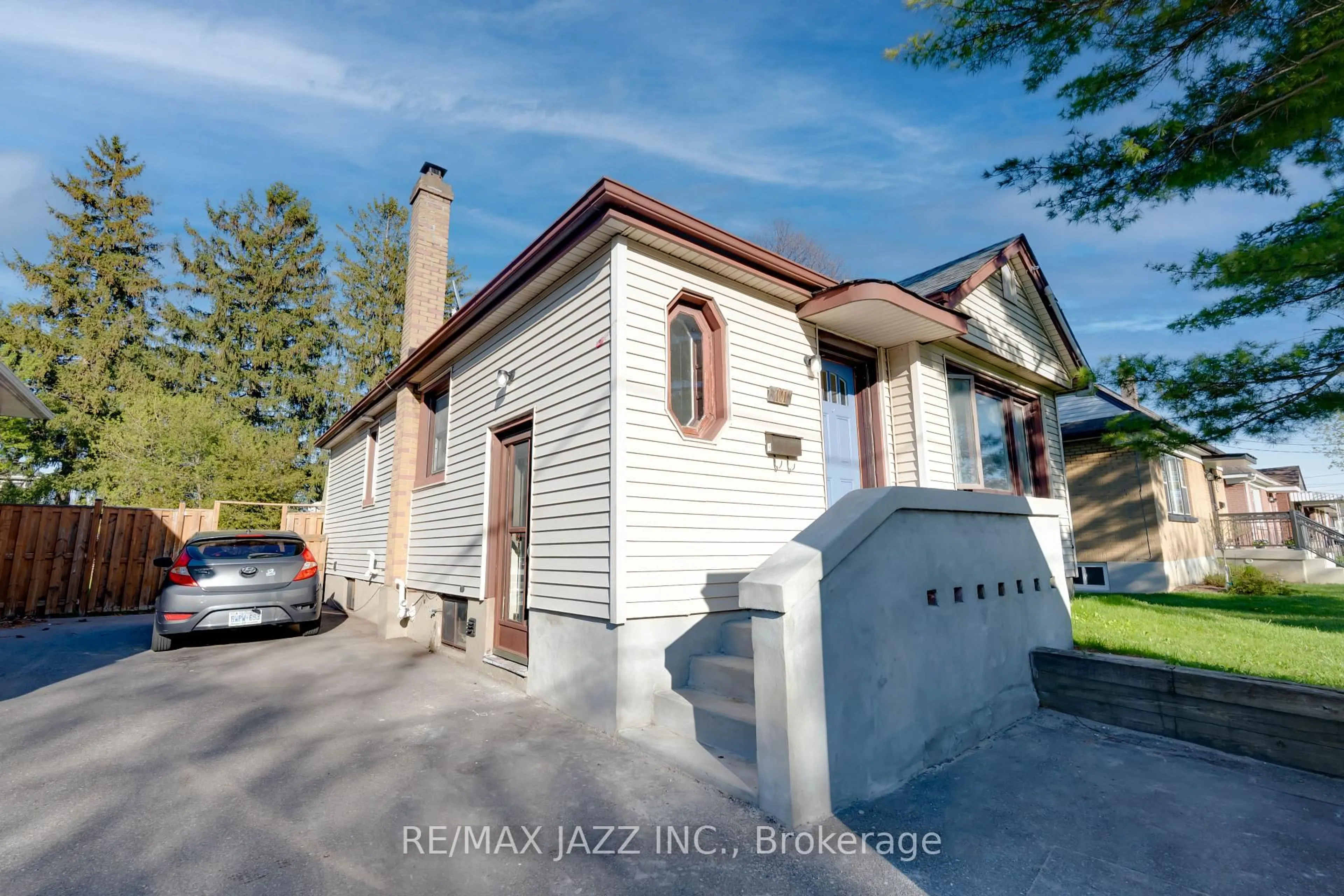 Unknown for 101 Luke St, Oshawa Ontario L1G 6B6