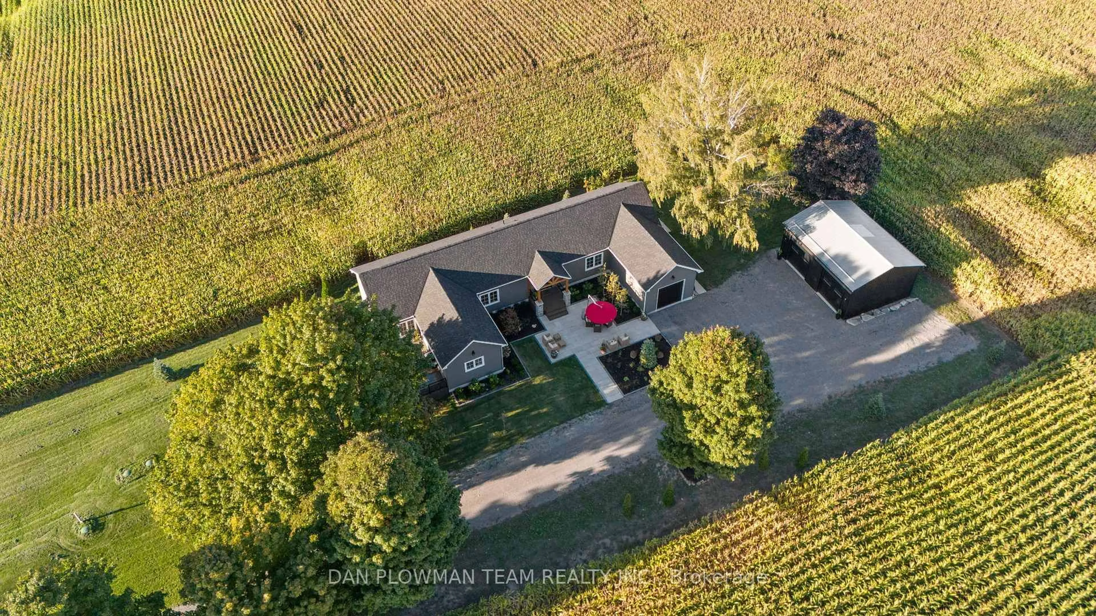 A pic from outside/outdoor area/front of a property/back of a property/a pic from drone, street for 14701 Wilson Ave, Scugog Ontario L0B 1L0