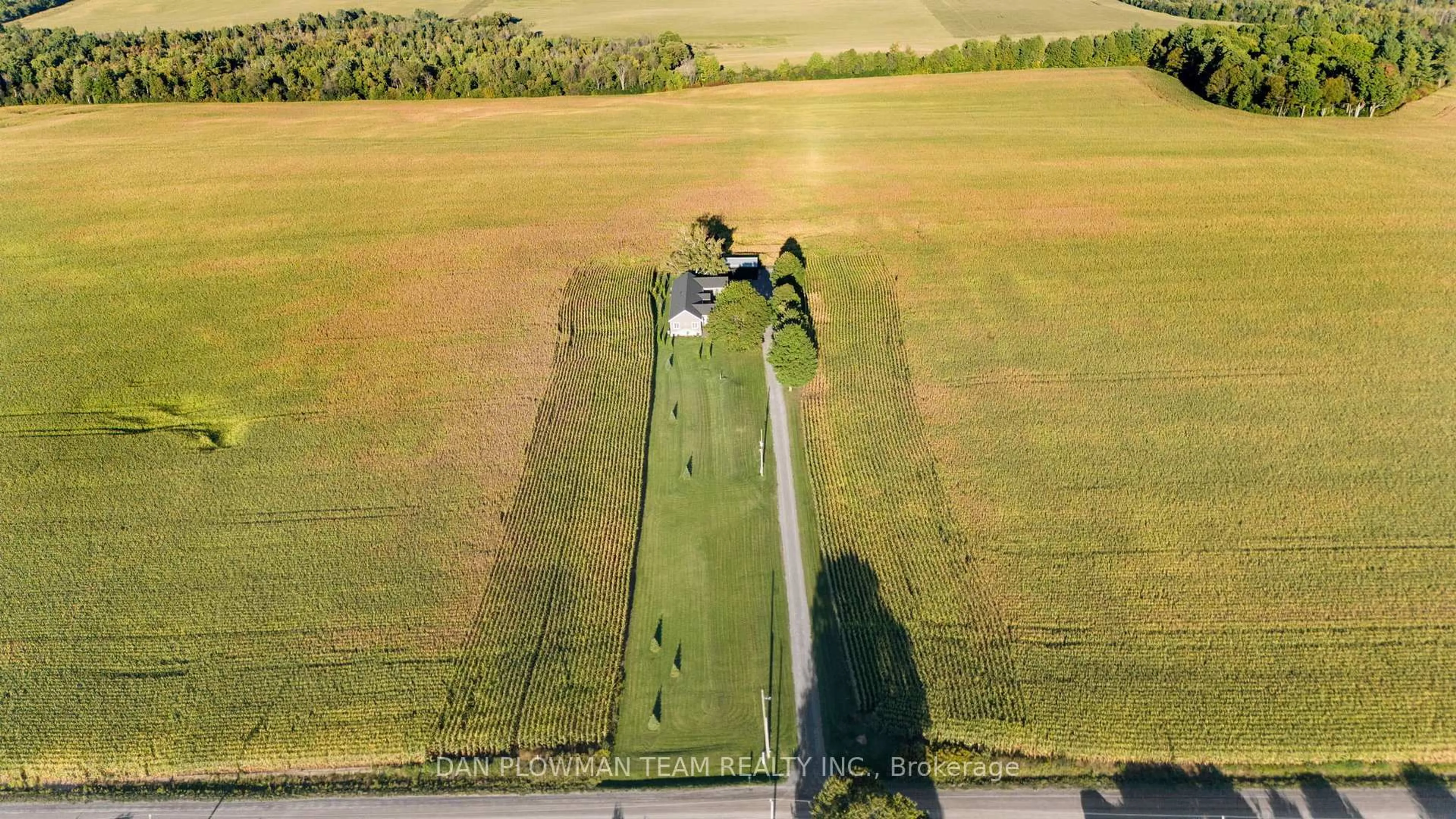 A pic from outside/outdoor area/front of a property/back of a property/a pic from drone, building for 14701 Wilson Ave, Scugog Ontario L0B 1L0