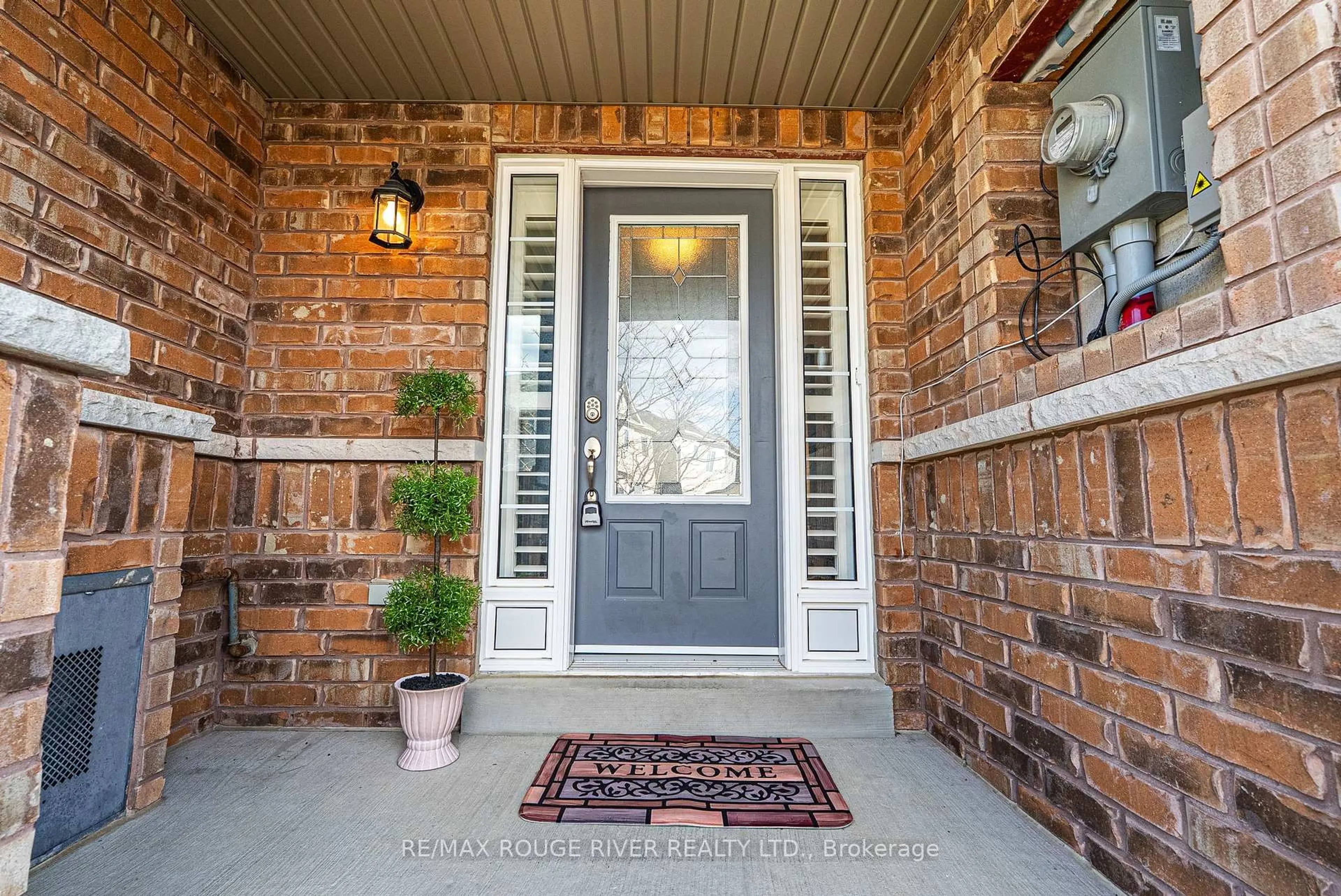 Indoor entryway for 61 Mantz Cres, Whitby Ontario L1R 0L2