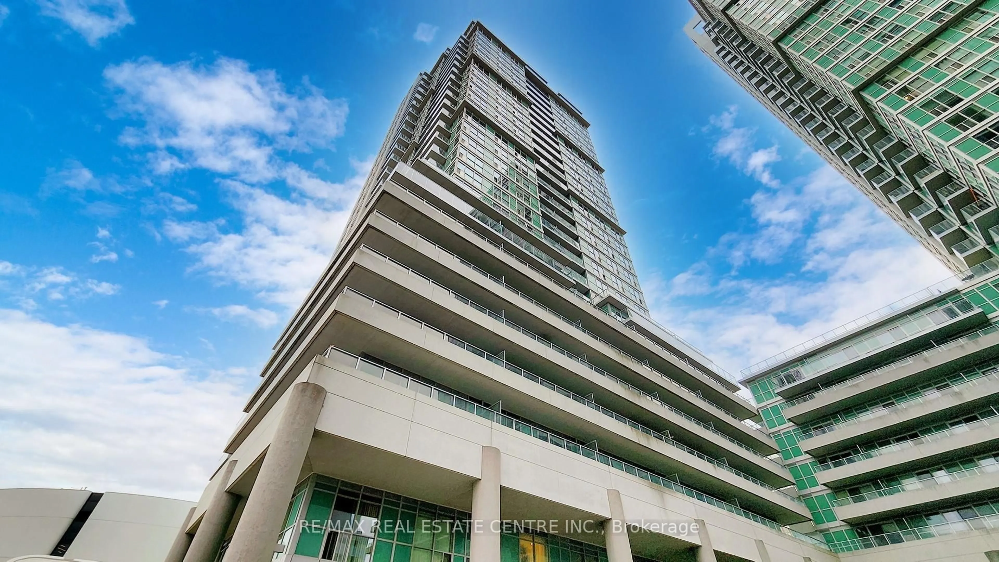 Indoor foyer for 60 Tower Centre Crt #806, Toronto Ontario M1P 0B1