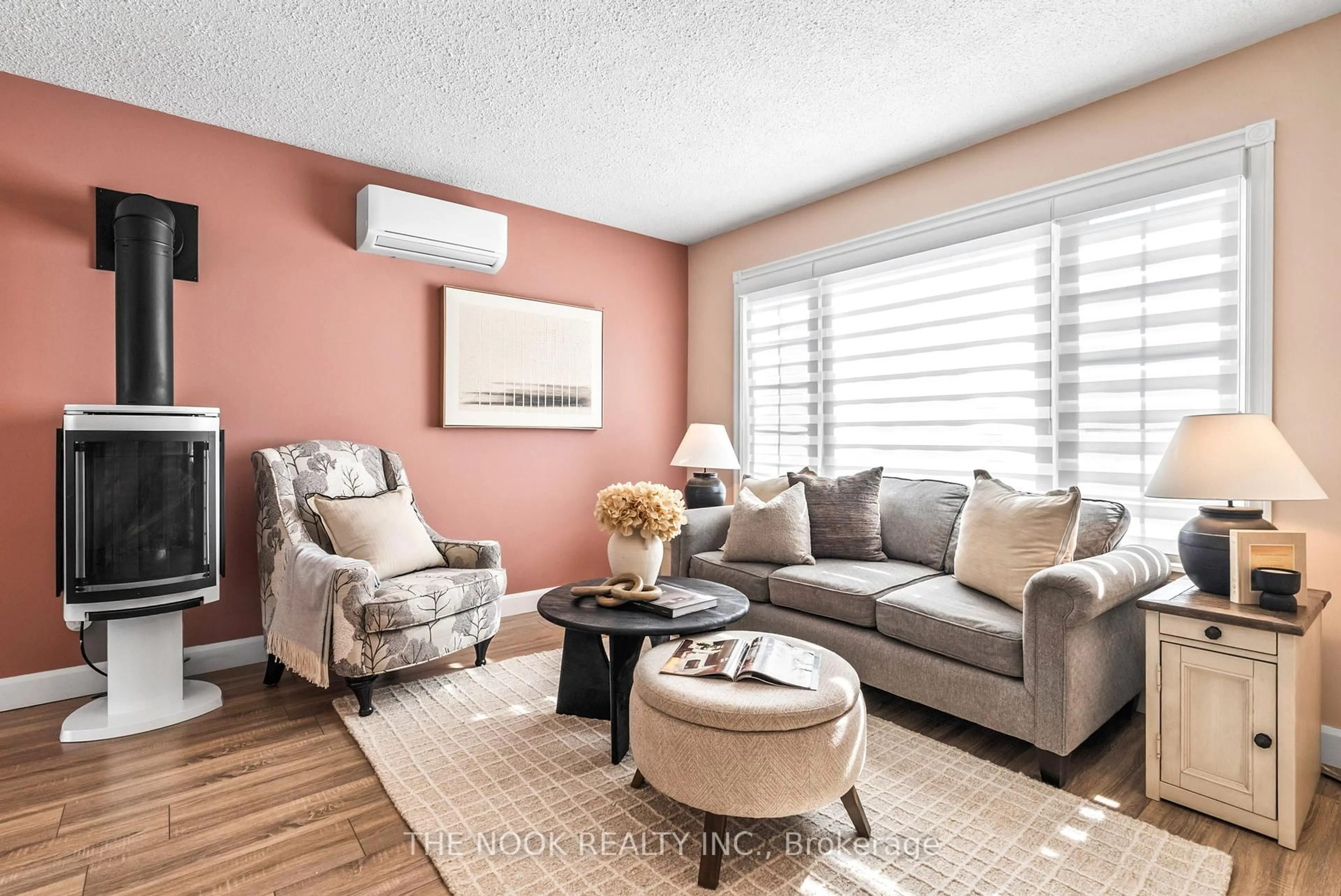 Living room with furniture, unknown for 541 Laval St, Oshawa Ontario L1J 6L8